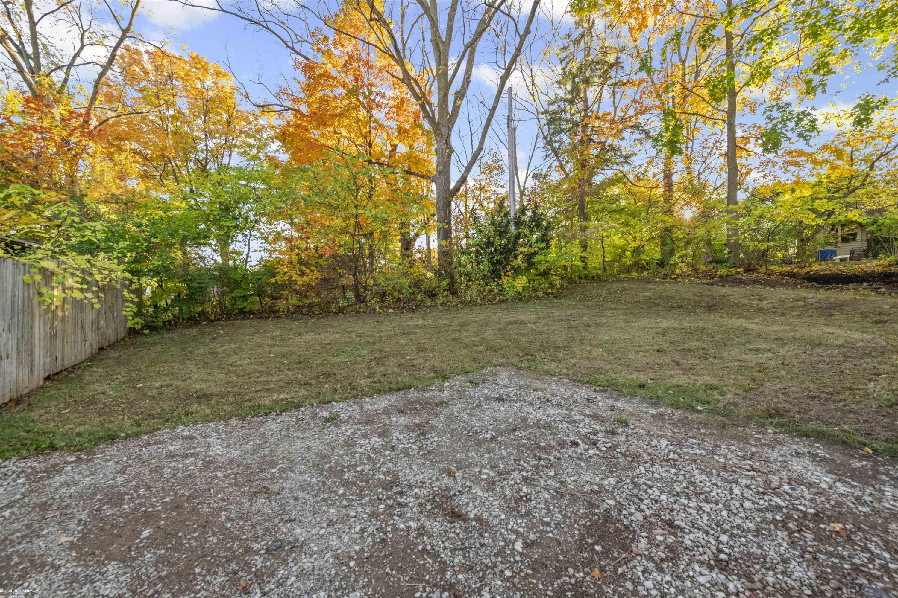 355 W Saint Clair Street, MI 48065 — Photo 23