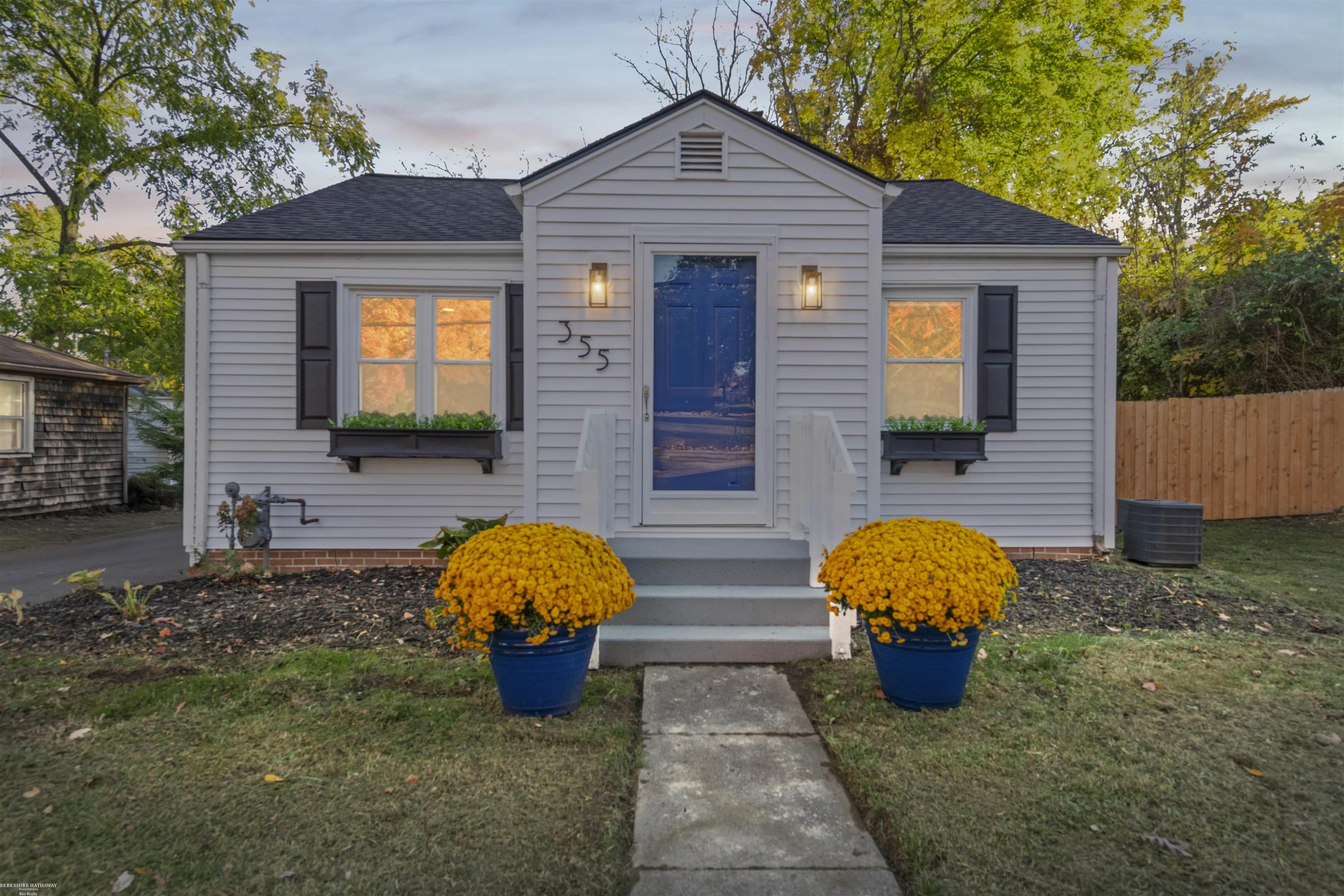 355 W Saint Clair Street, MI 48065 — Photo 27