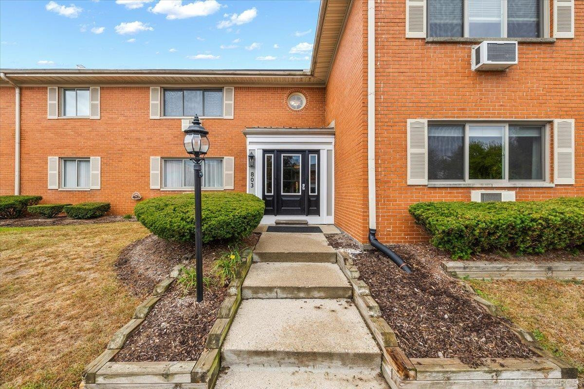 803 Plate Drive, 105, Rochester, MI 48307 — Photo 2