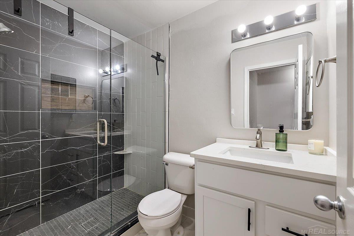803 Plate Drive, 105, Rochester, MI 48307 — Photo 17