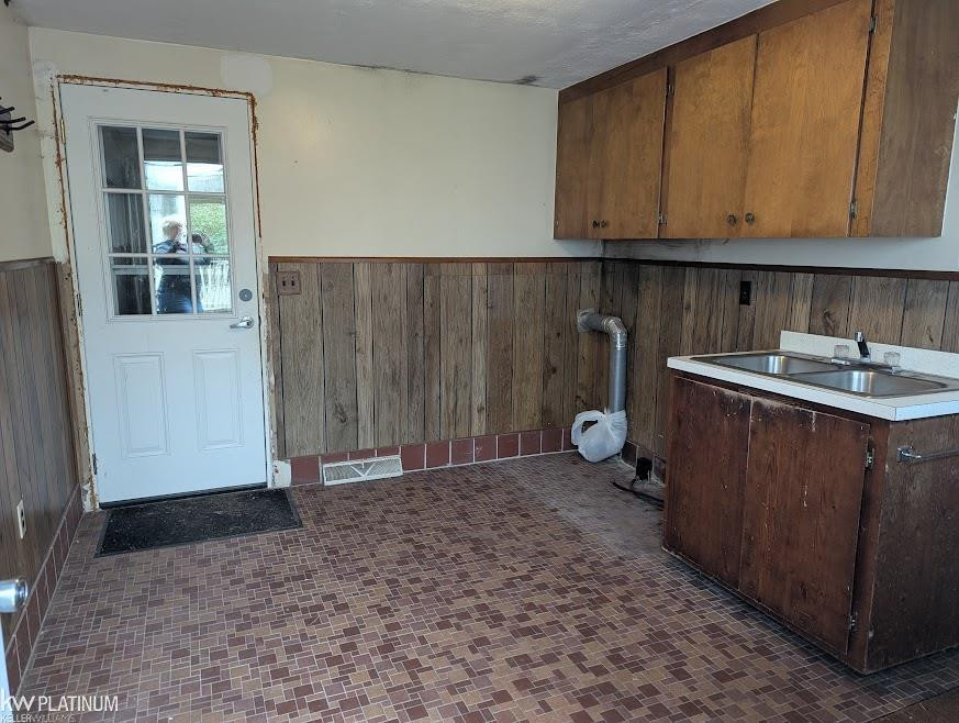6215 Sterling Road, MI 48097 — Photo 9