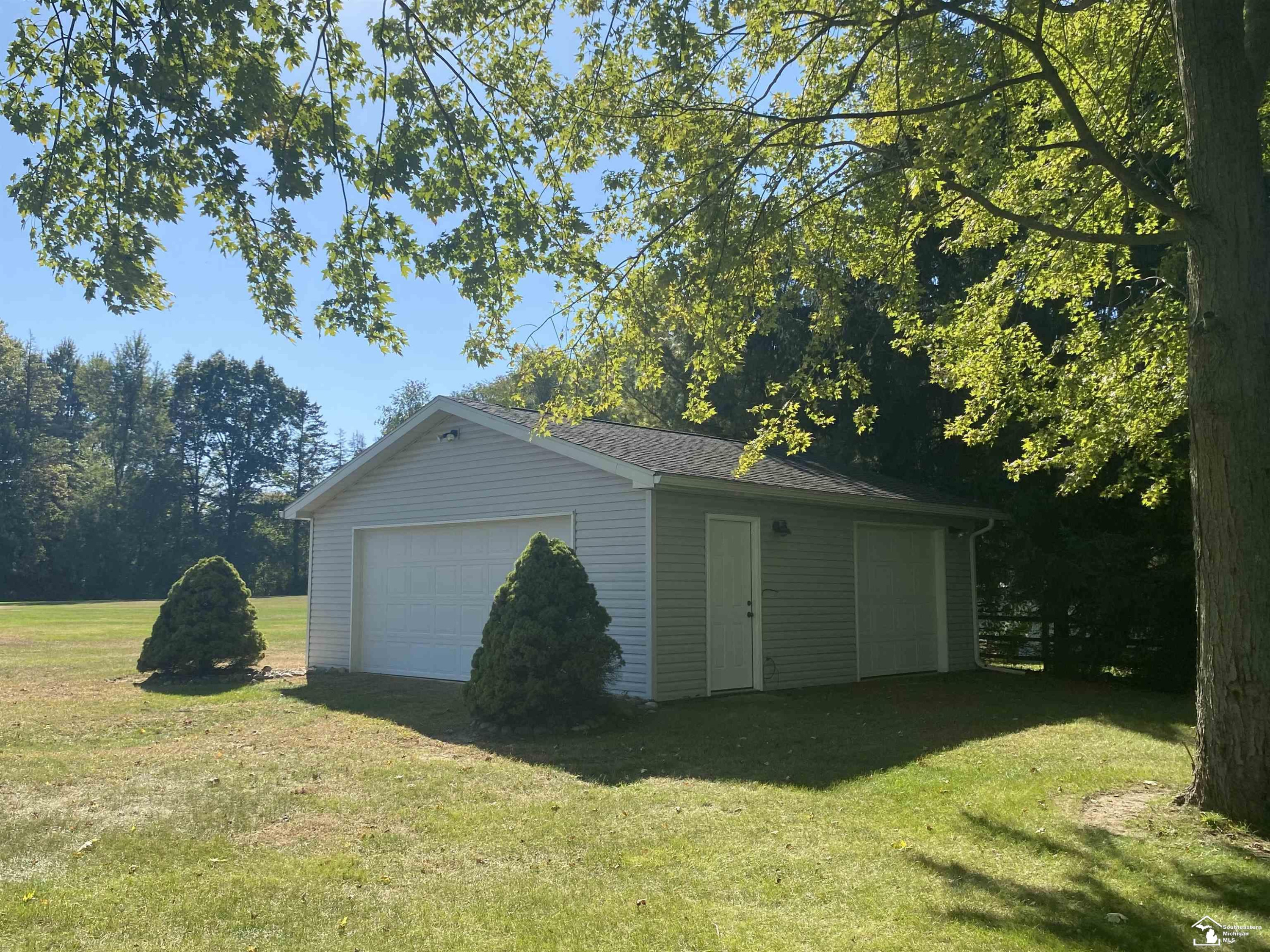12007 Grafton Road, Carleton, MI 48117 — Photo 5