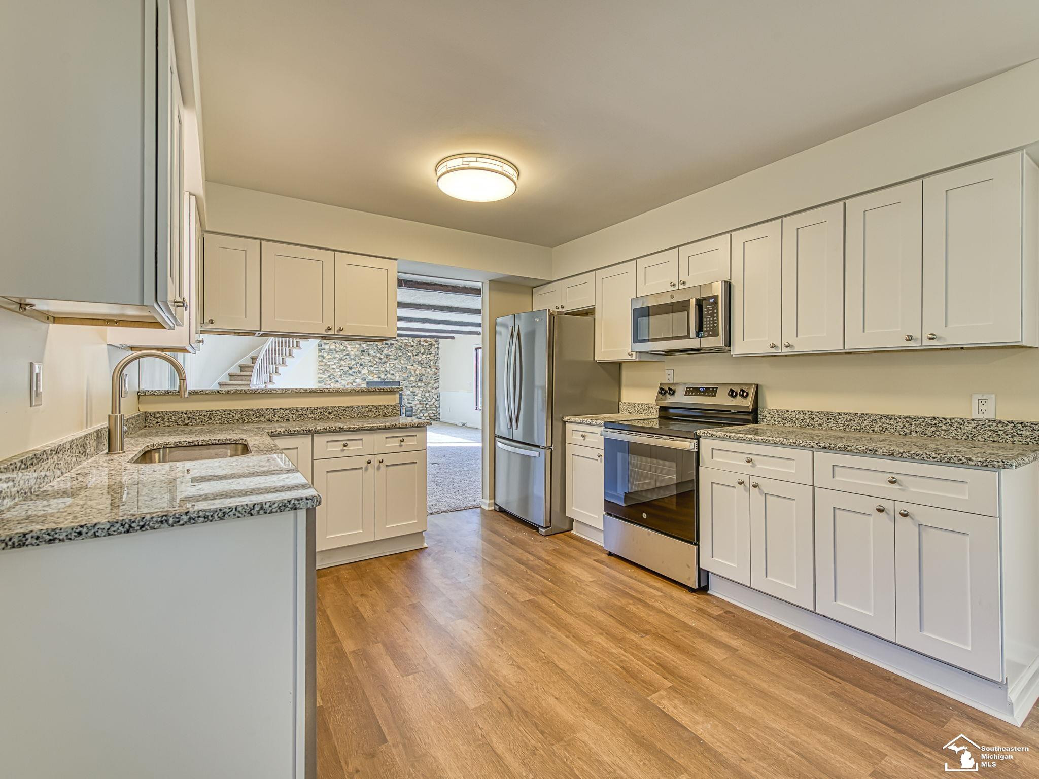 10711 Douglas Road, Temperance, MI 48182 — Photo 8