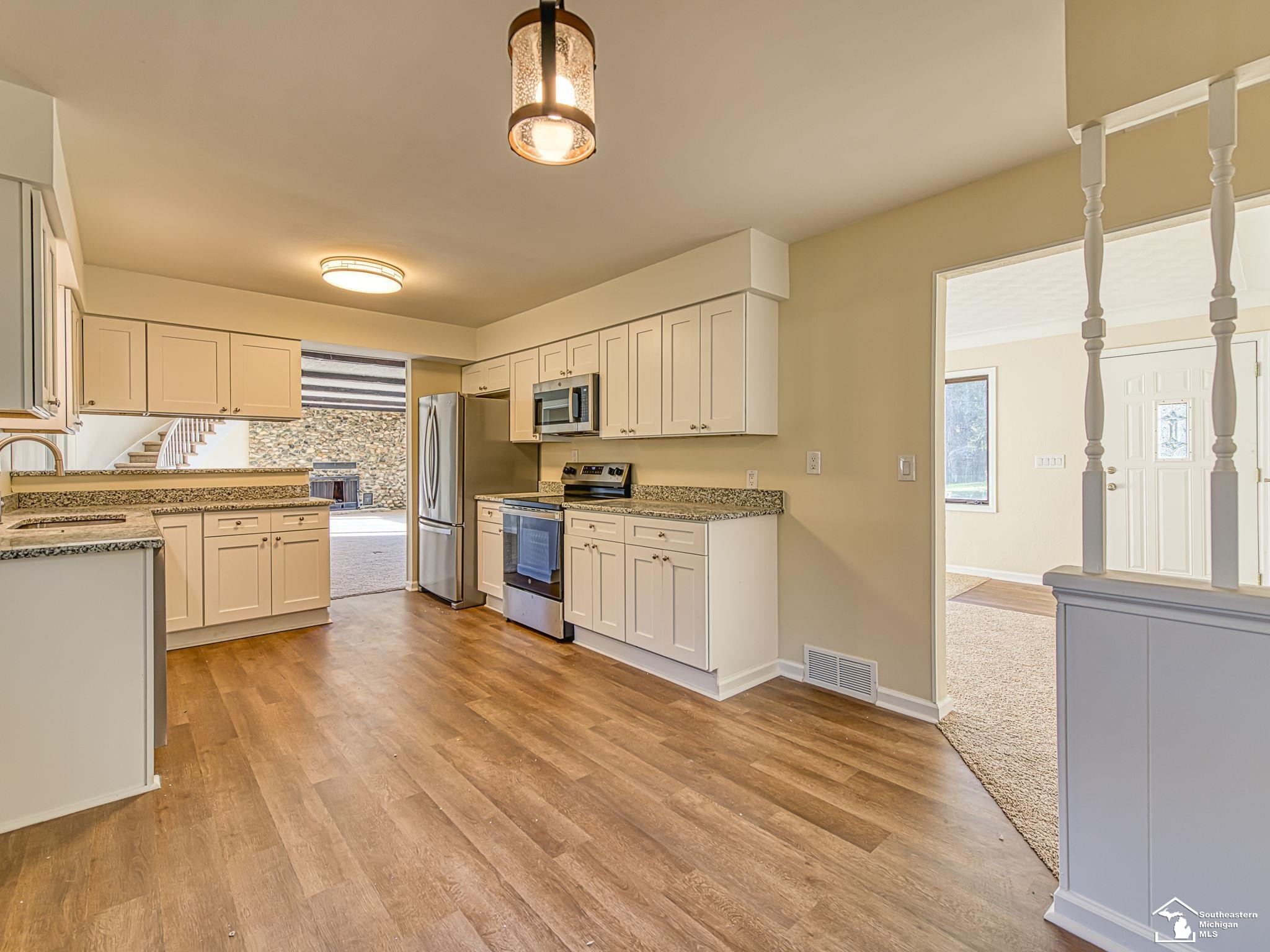 10711 Douglas Road, Temperance, MI 48182 — Photo 10