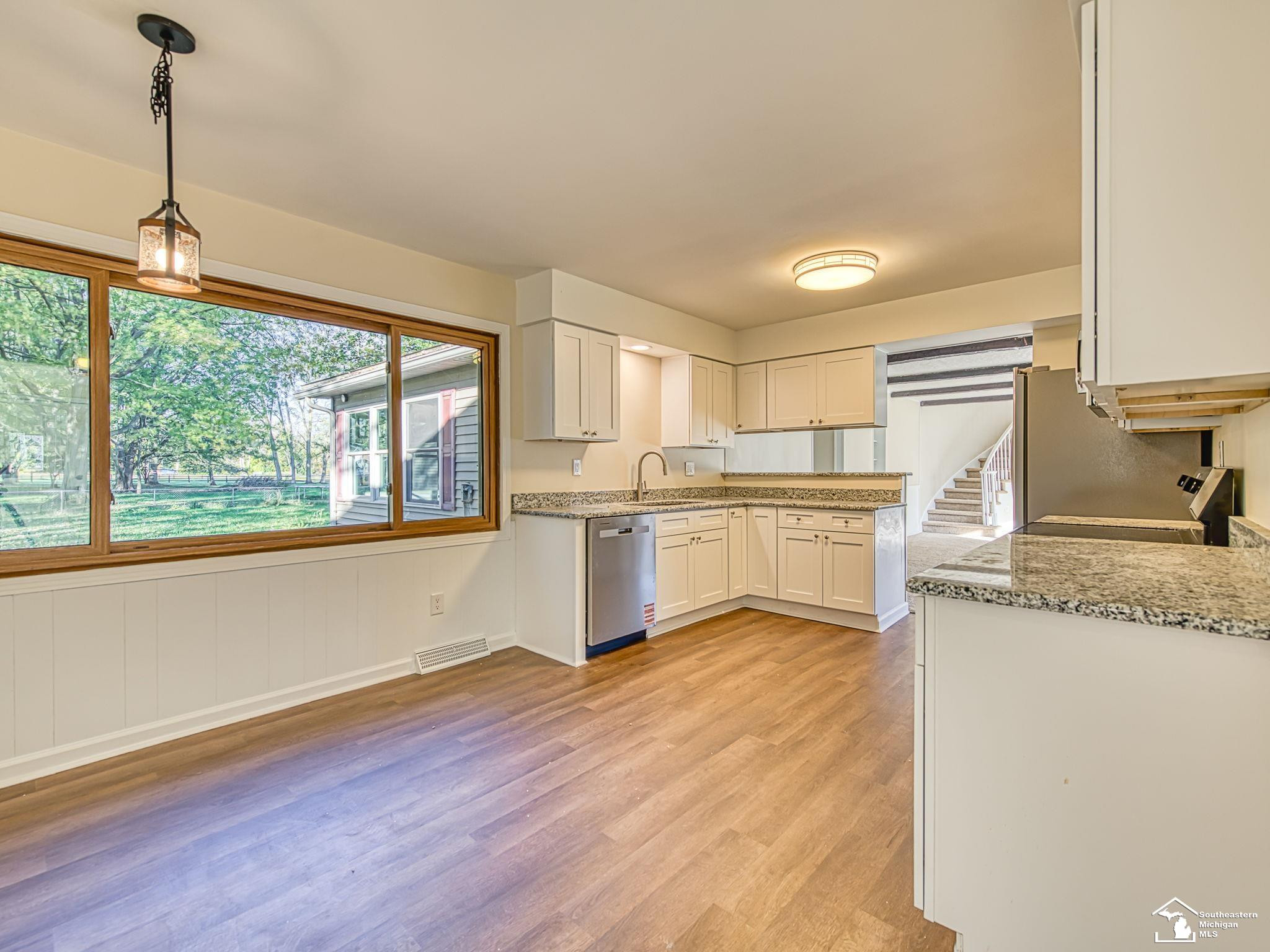 10711 Douglas Road, Temperance, MI 48182 — Photo 11
