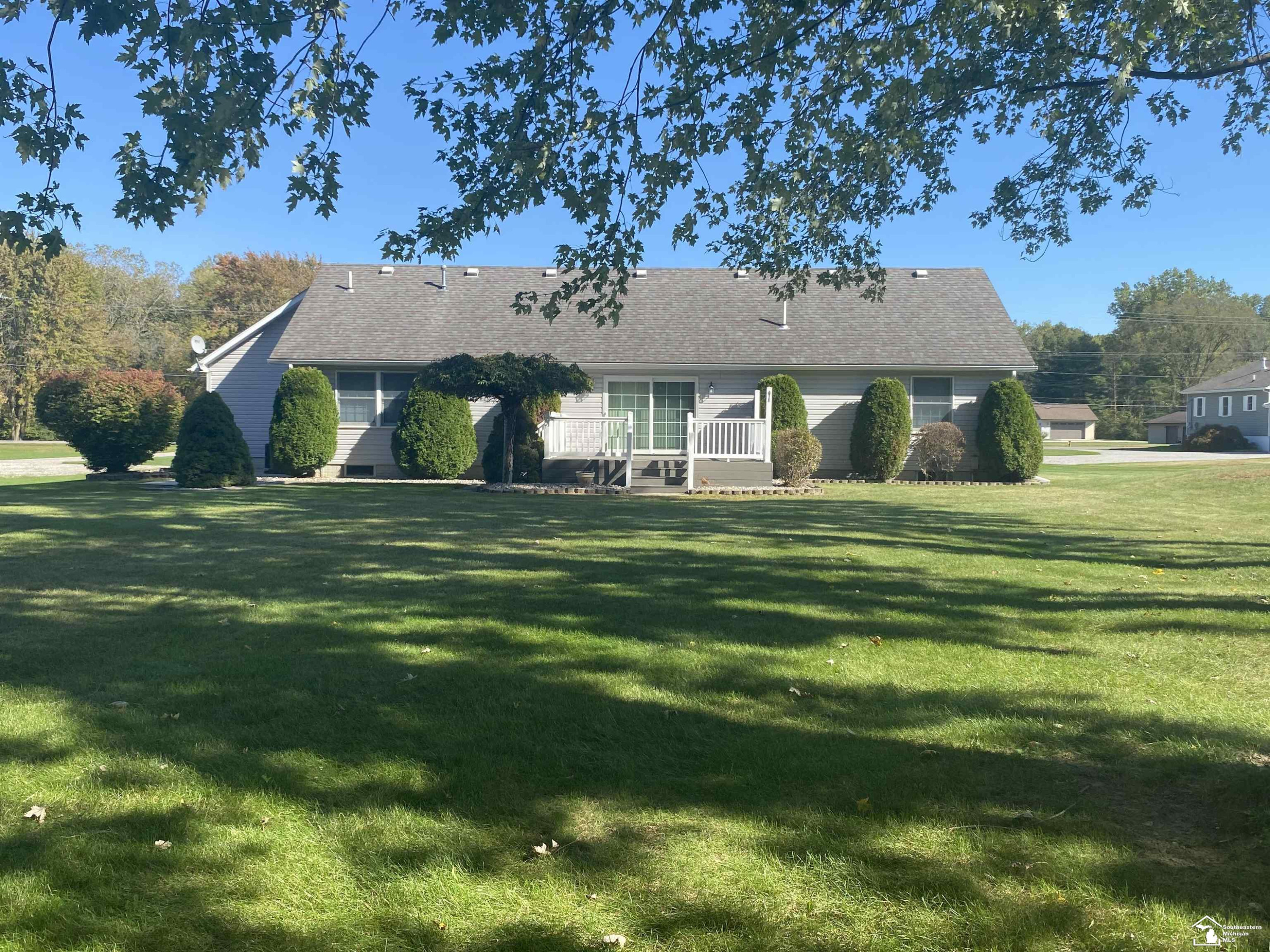 12007 Grafton Road, Carleton, MI 48117 — Photo 11