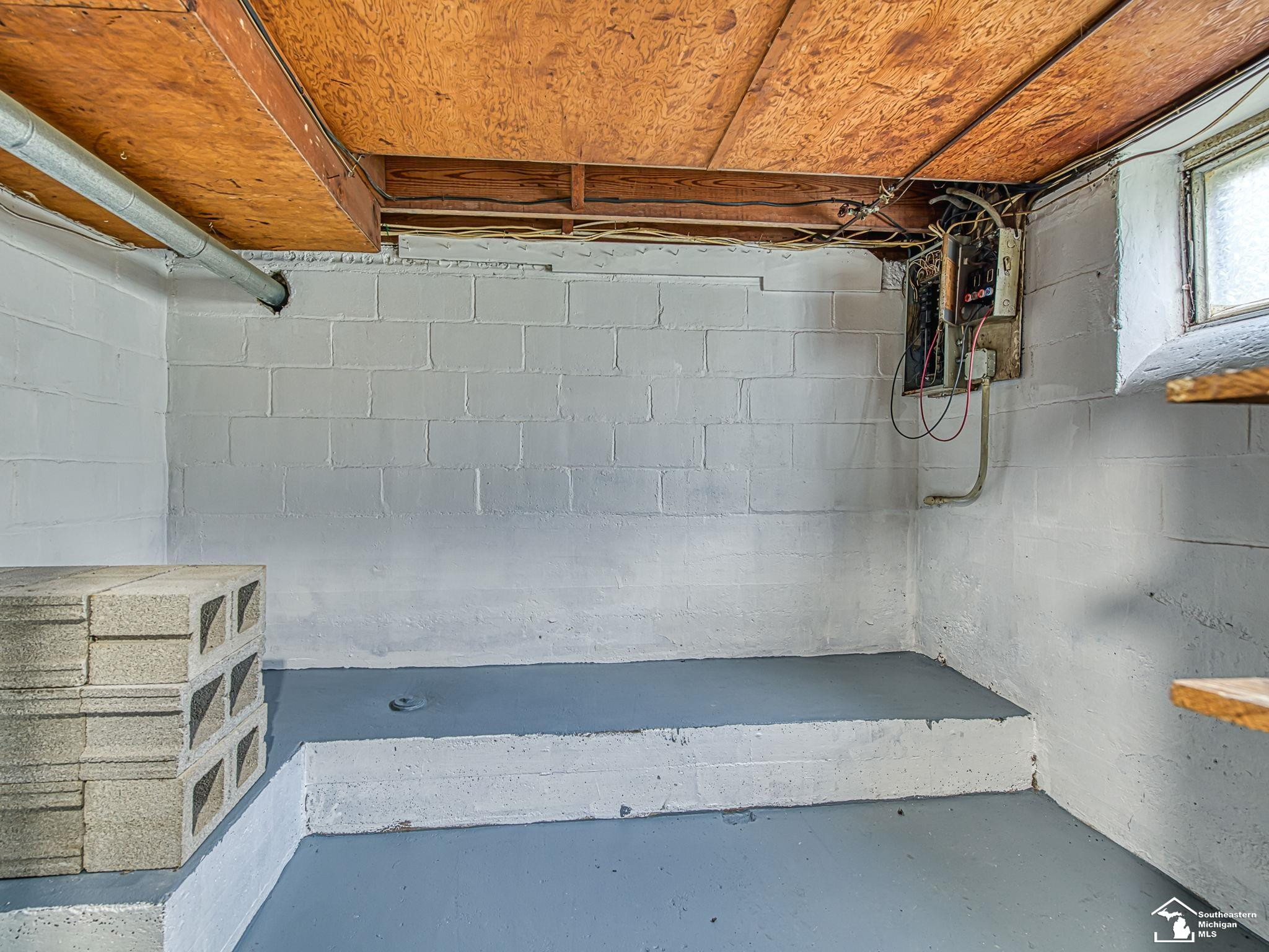 526 E Second Street, Monroe, MI 48161 — Photo 35