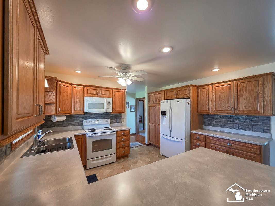 12007 Grafton Road, Carleton, MI 48117 — Photo 15