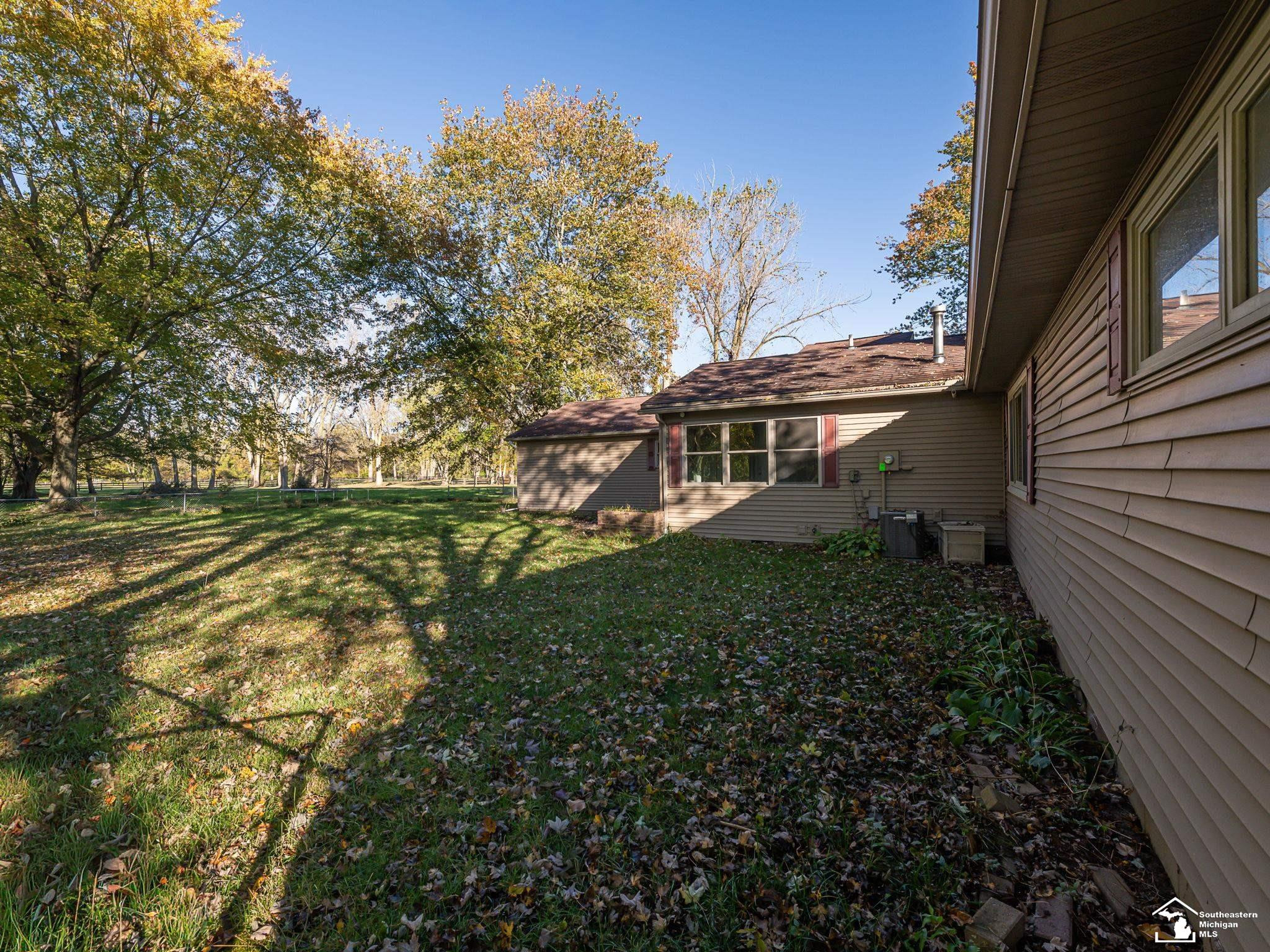 10711 Douglas Road, Temperance, MI 48182 — Photo 38