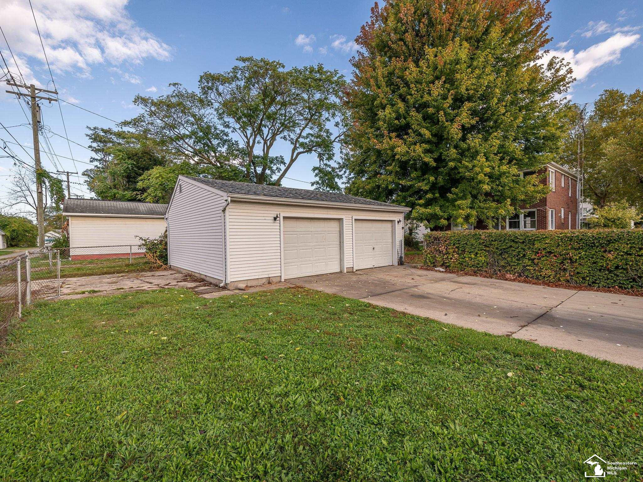 526 E Second Street, Monroe, MI 48161 — Photo 41