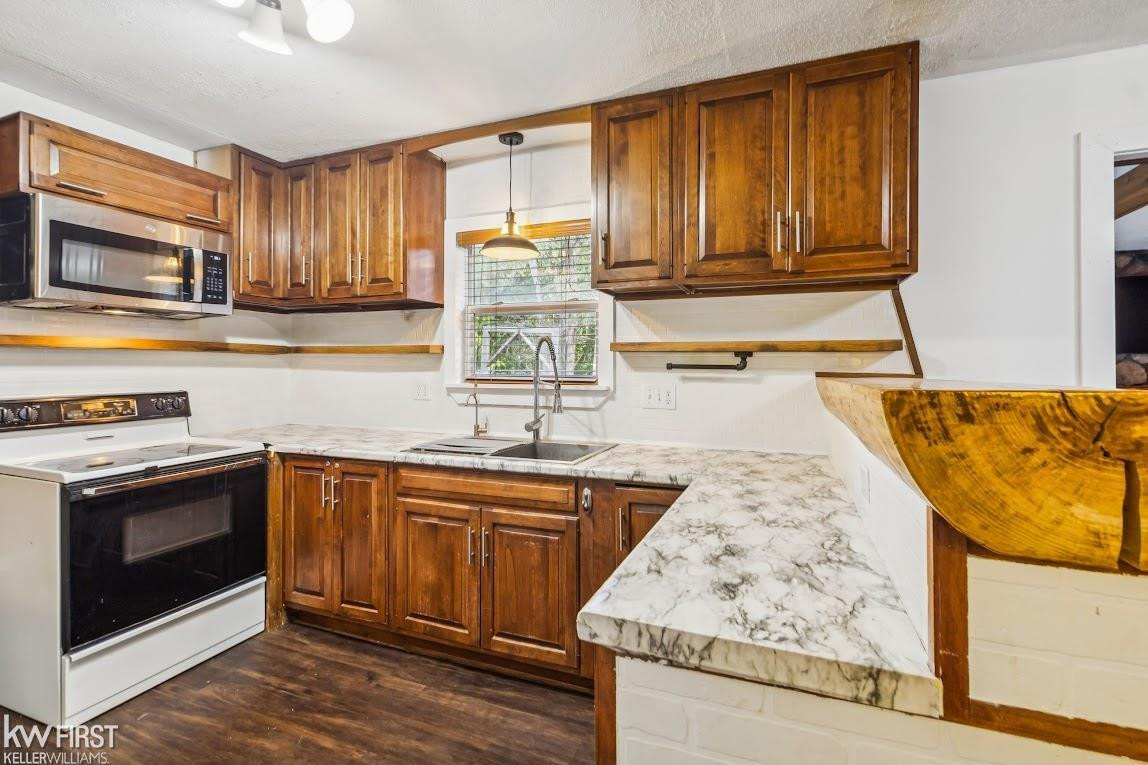 9274 Marinus Drive, Fenton, MI 48430 — Photo 5