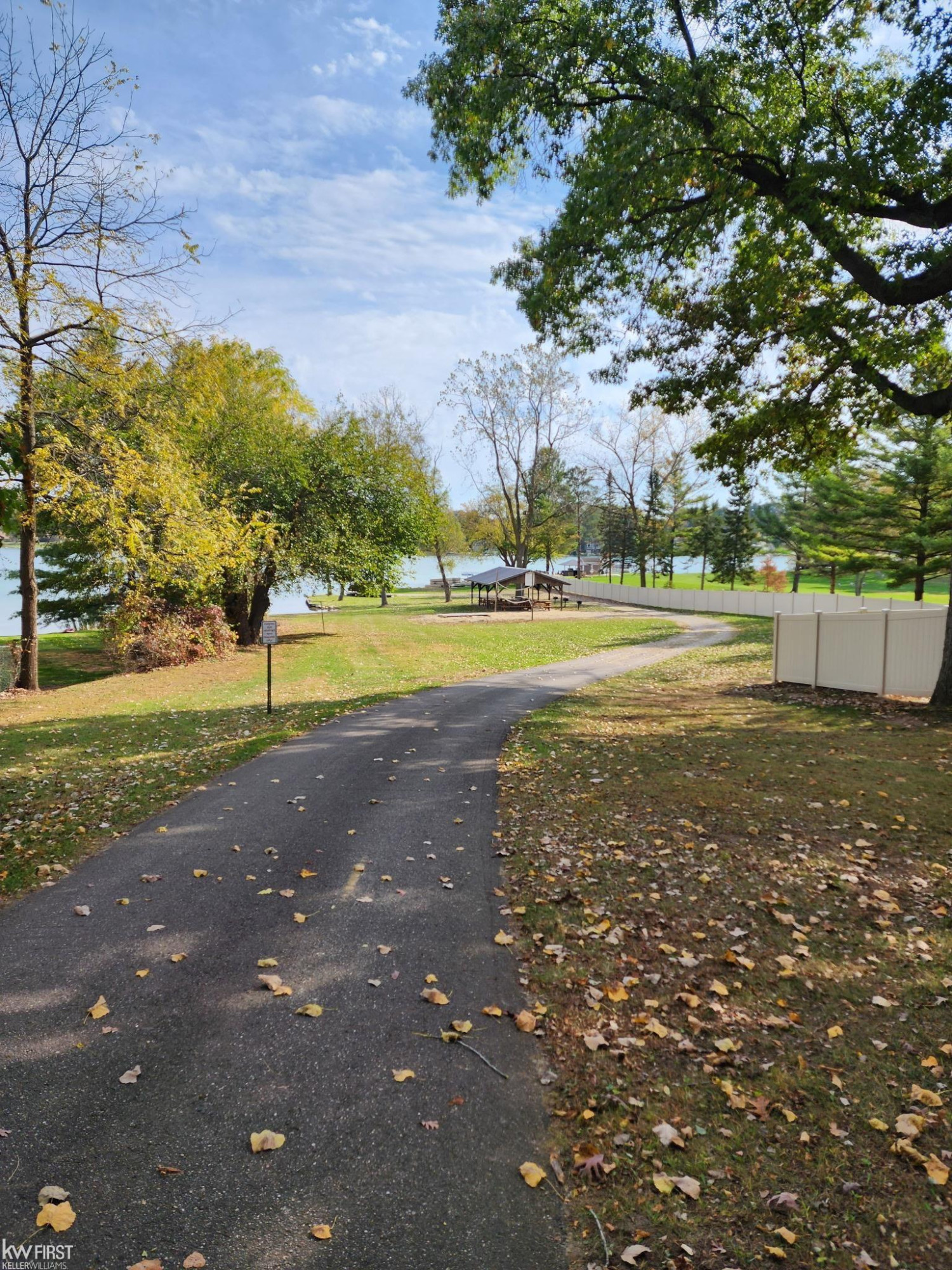 9274 Marinus Drive, Fenton, MI 48430 — Photo 20