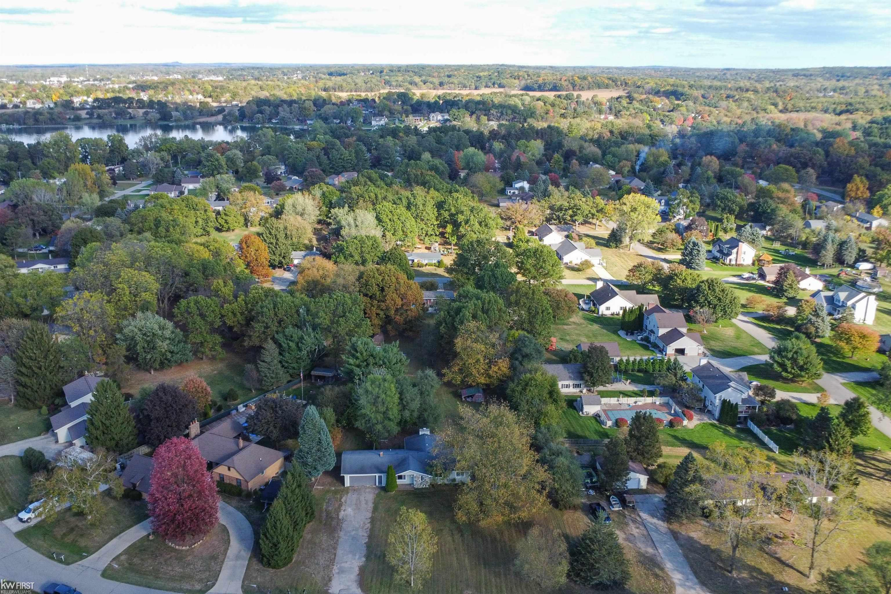 9274 Marinus Drive, Fenton, MI 48430 — Photo 26