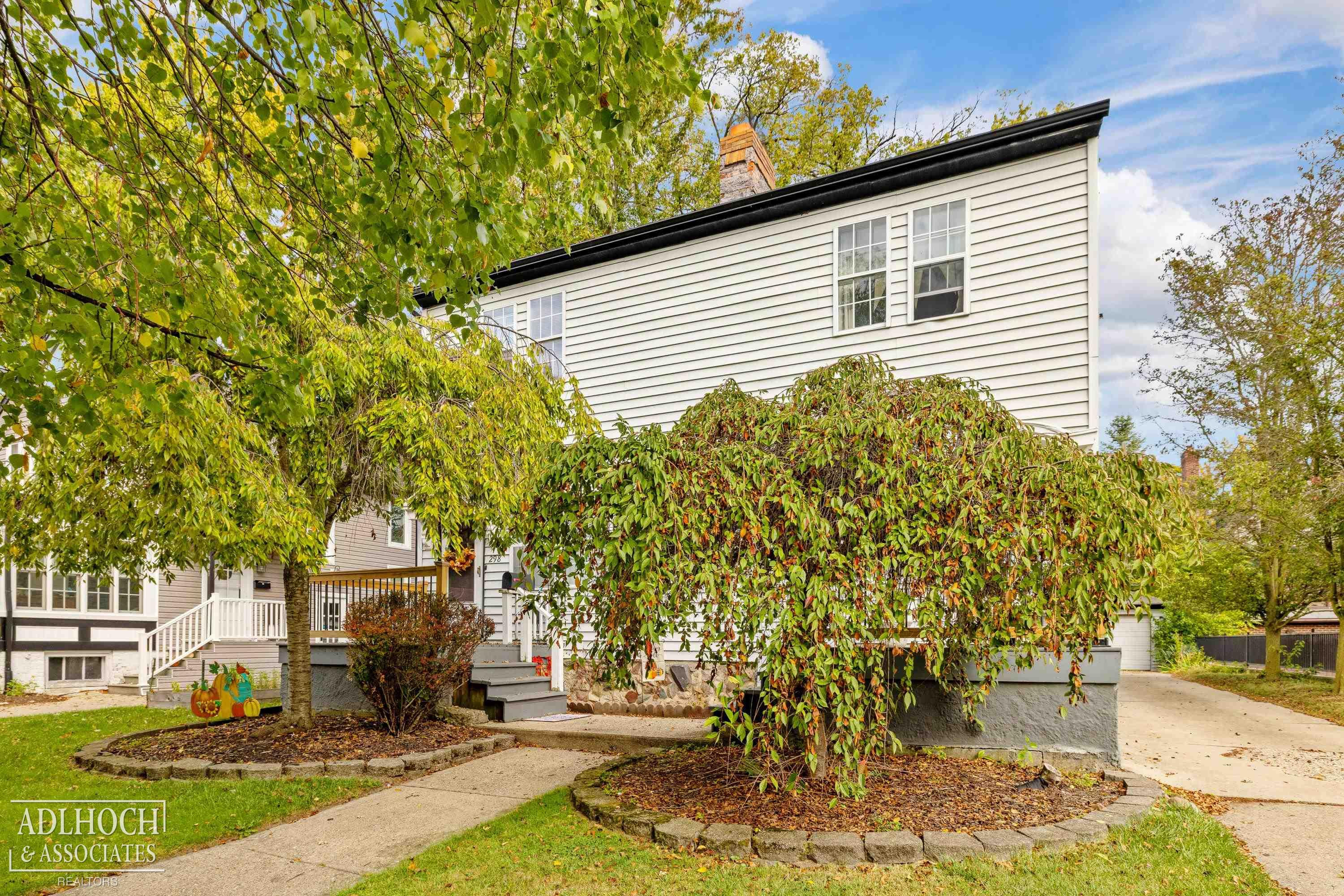 296-298 Rivard Boulevard, Grosse Pointe, MI 48230
