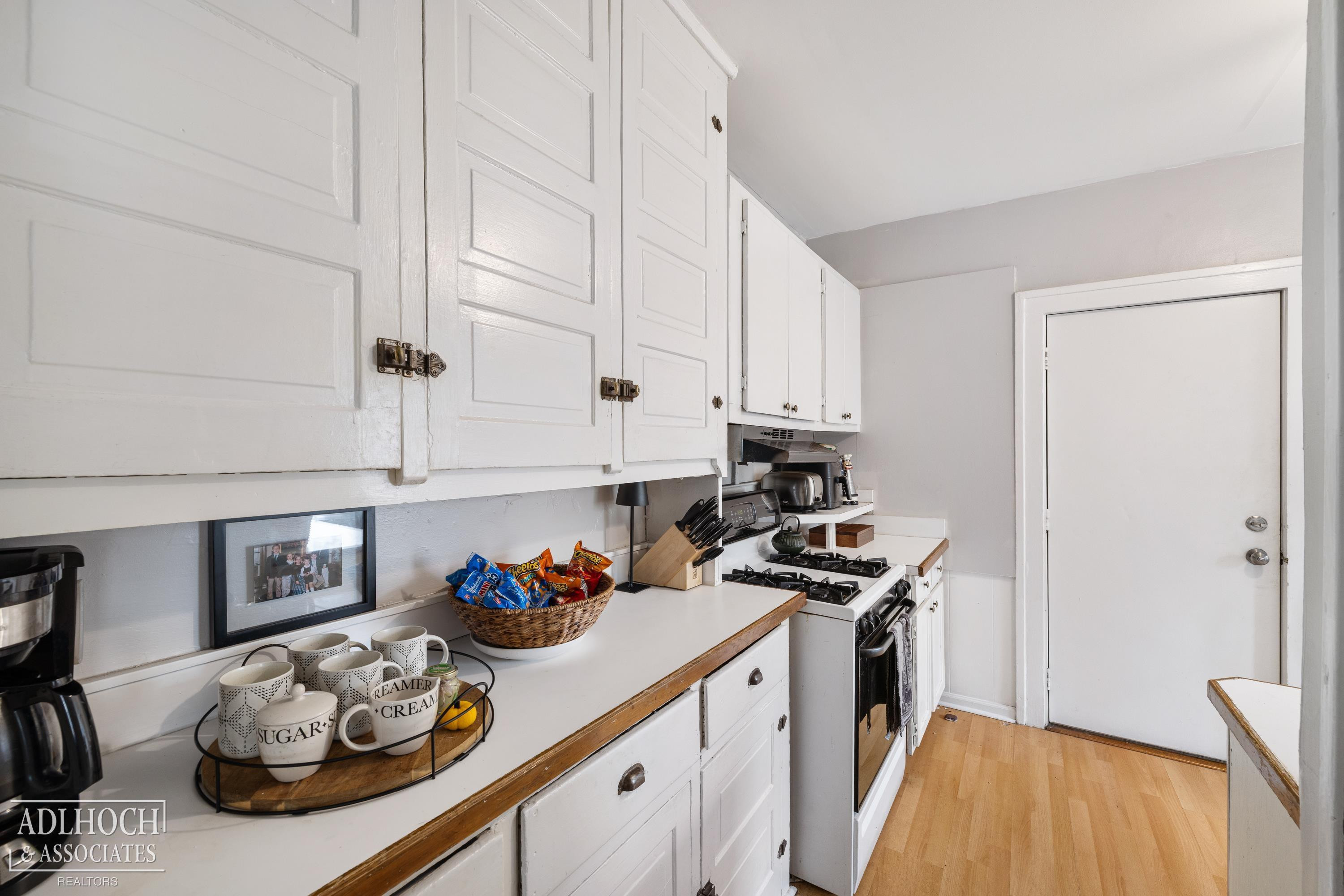 296-298 Rivard Boulevard, Grosse Pointe, MI 48230 — Photo 8