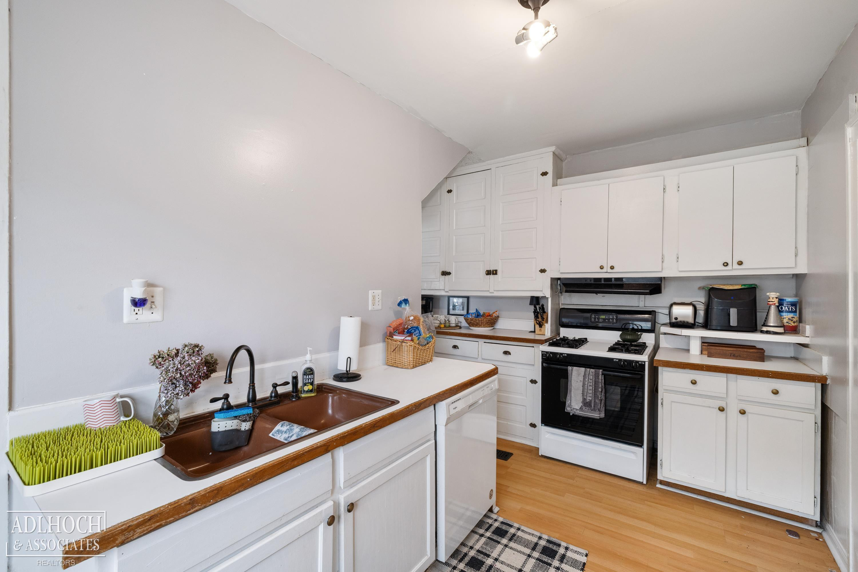 296-298 Rivard Boulevard, Grosse Pointe, MI 48230 — Photo 9