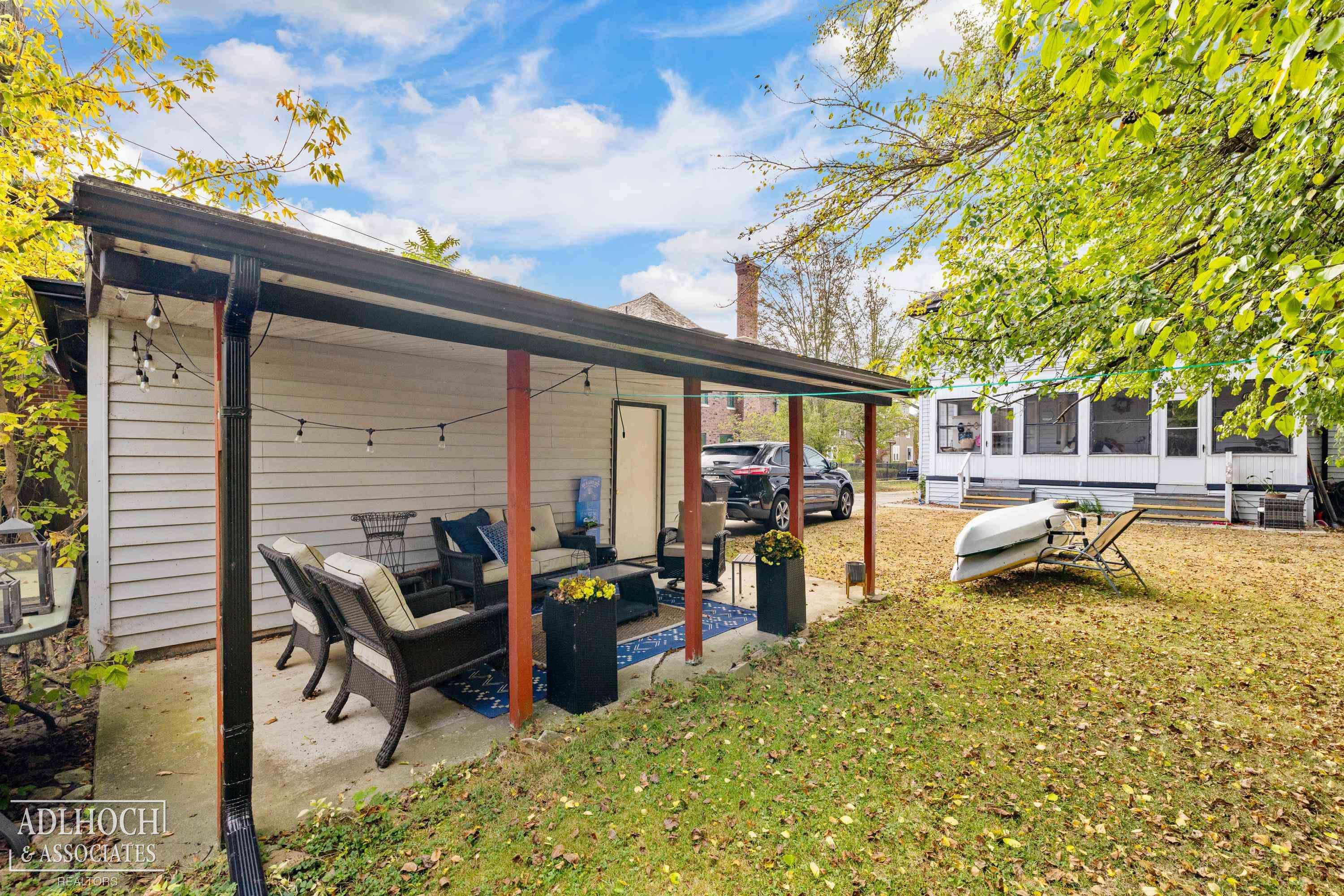 296-298 Rivard Boulevard, Grosse Pointe, MI 48230 — Photo 17