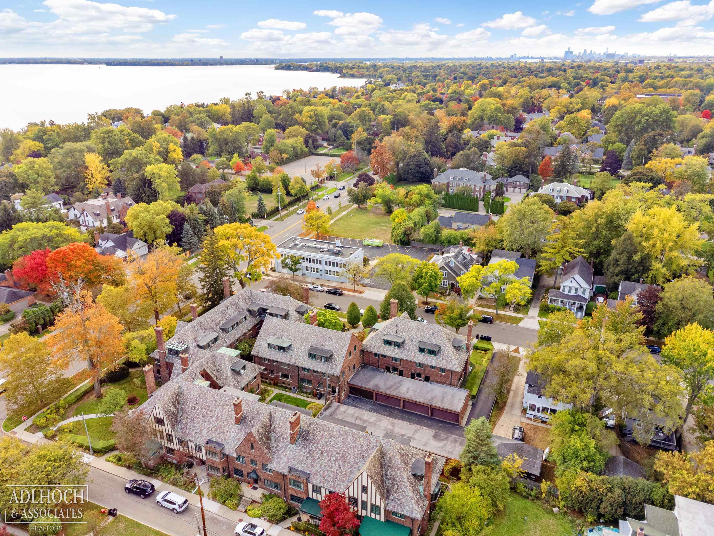 296-298 Rivard Boulevard, Grosse Pointe, MI 48230 — Photo 23