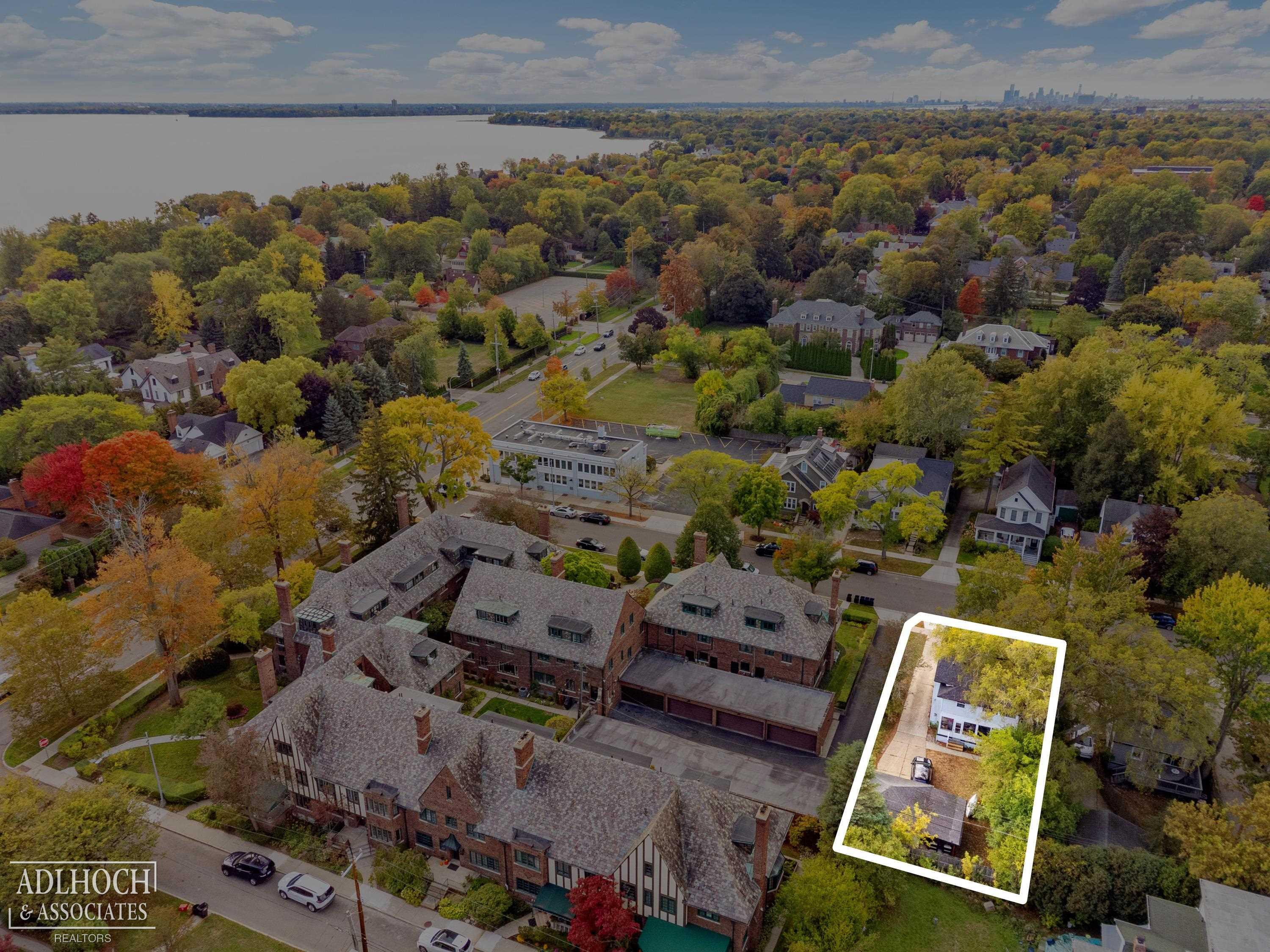 296-298 Rivard Boulevard, Grosse Pointe, MI 48230 — Photo 24