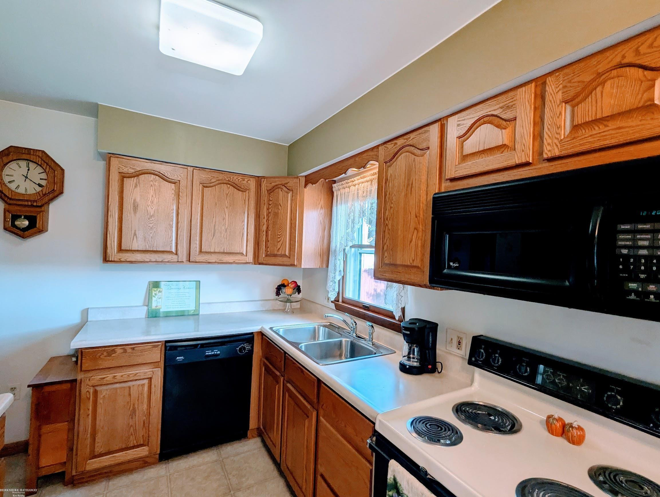 314 N Lester Street, Capac, MI 48014 — Photo 18