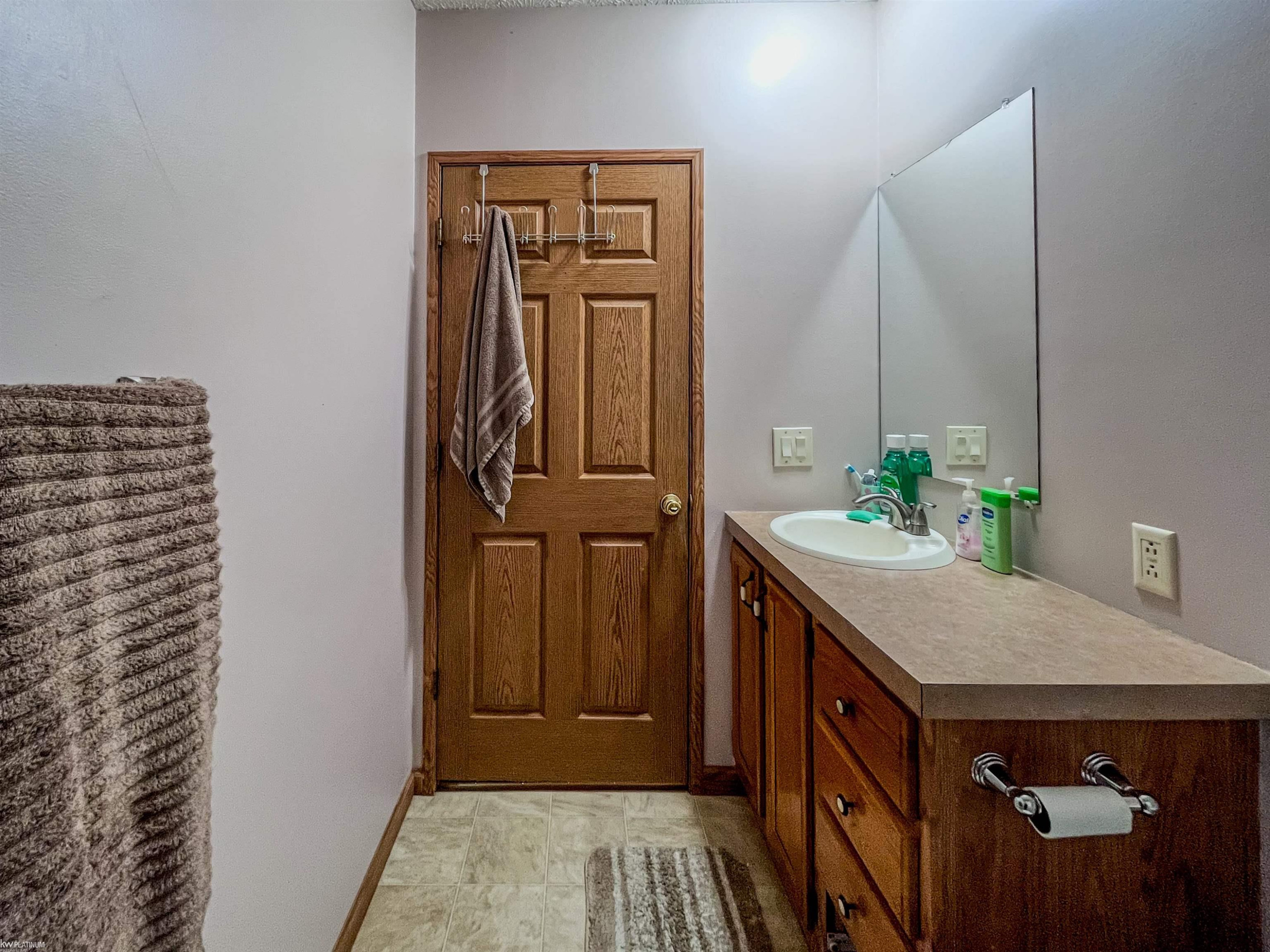 1612 Peachtree Court, MI — Photo 25