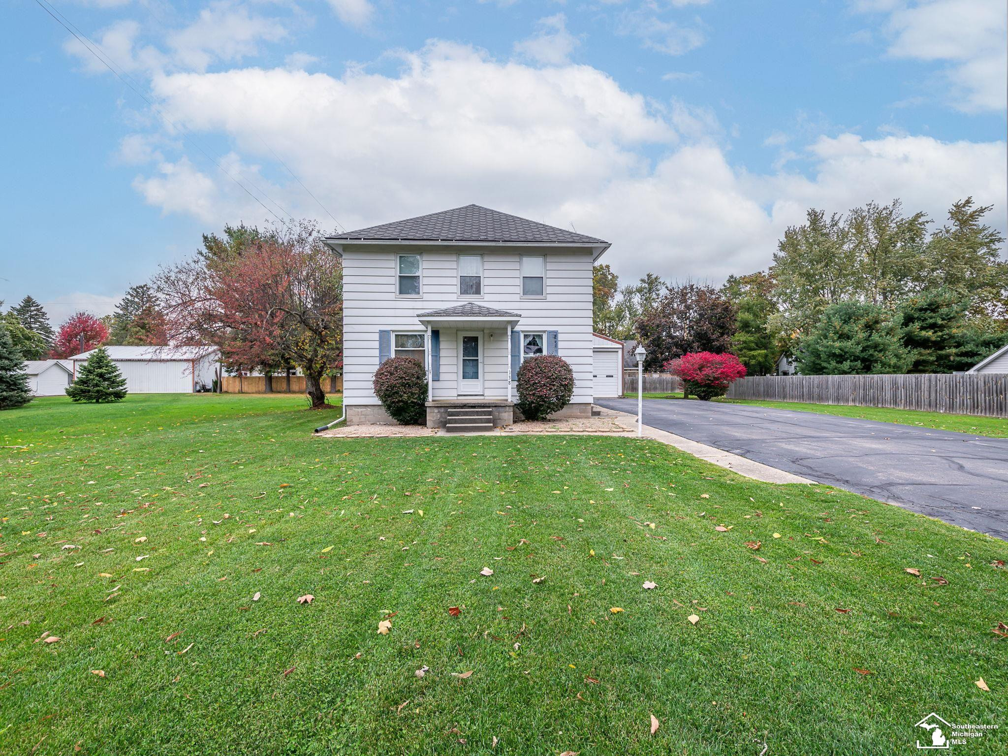 138 W Madison Street, Petersburg, MI 49270 — front exterior
