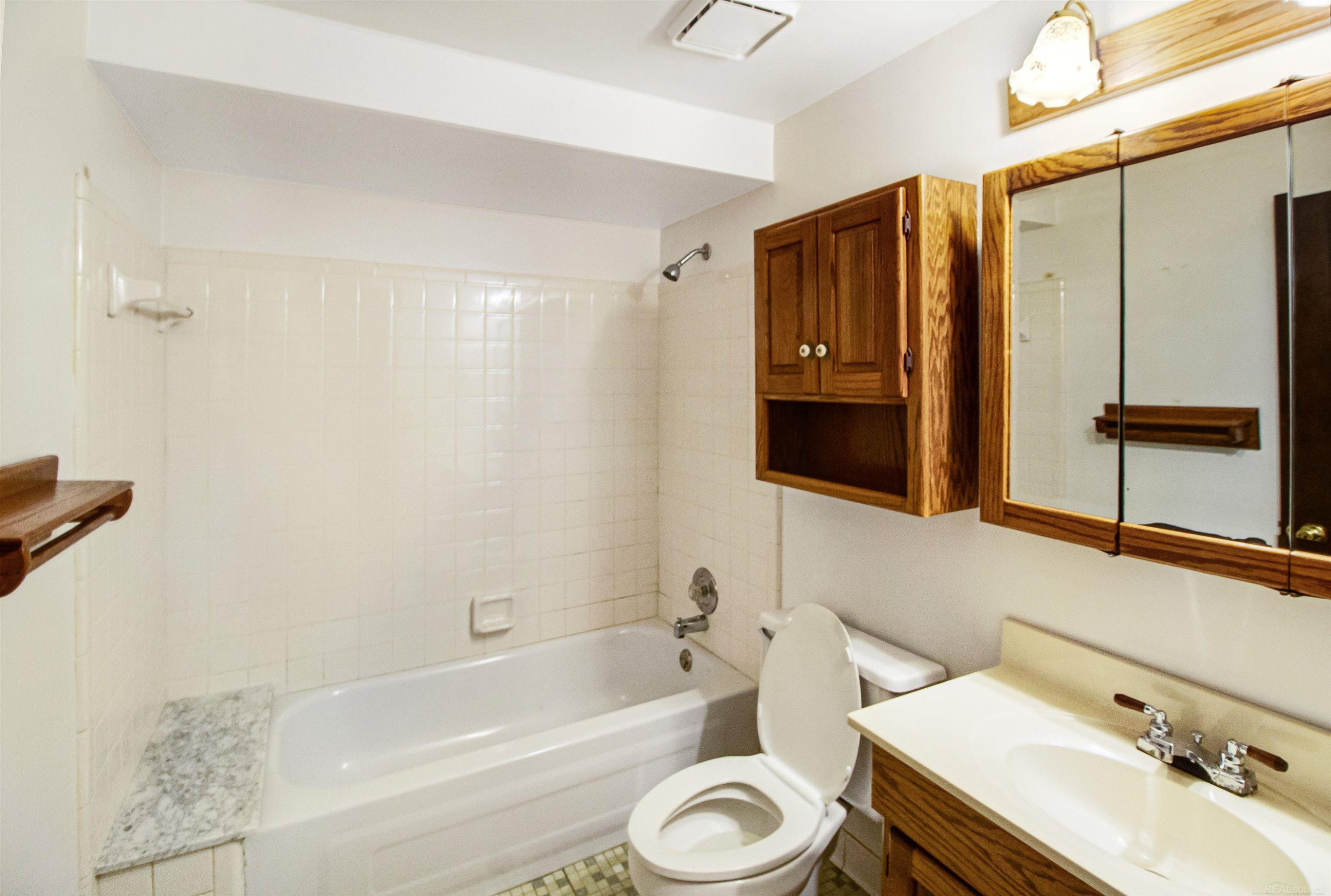 14757 Terry Road, Capac, MI 48002 — Photo 16