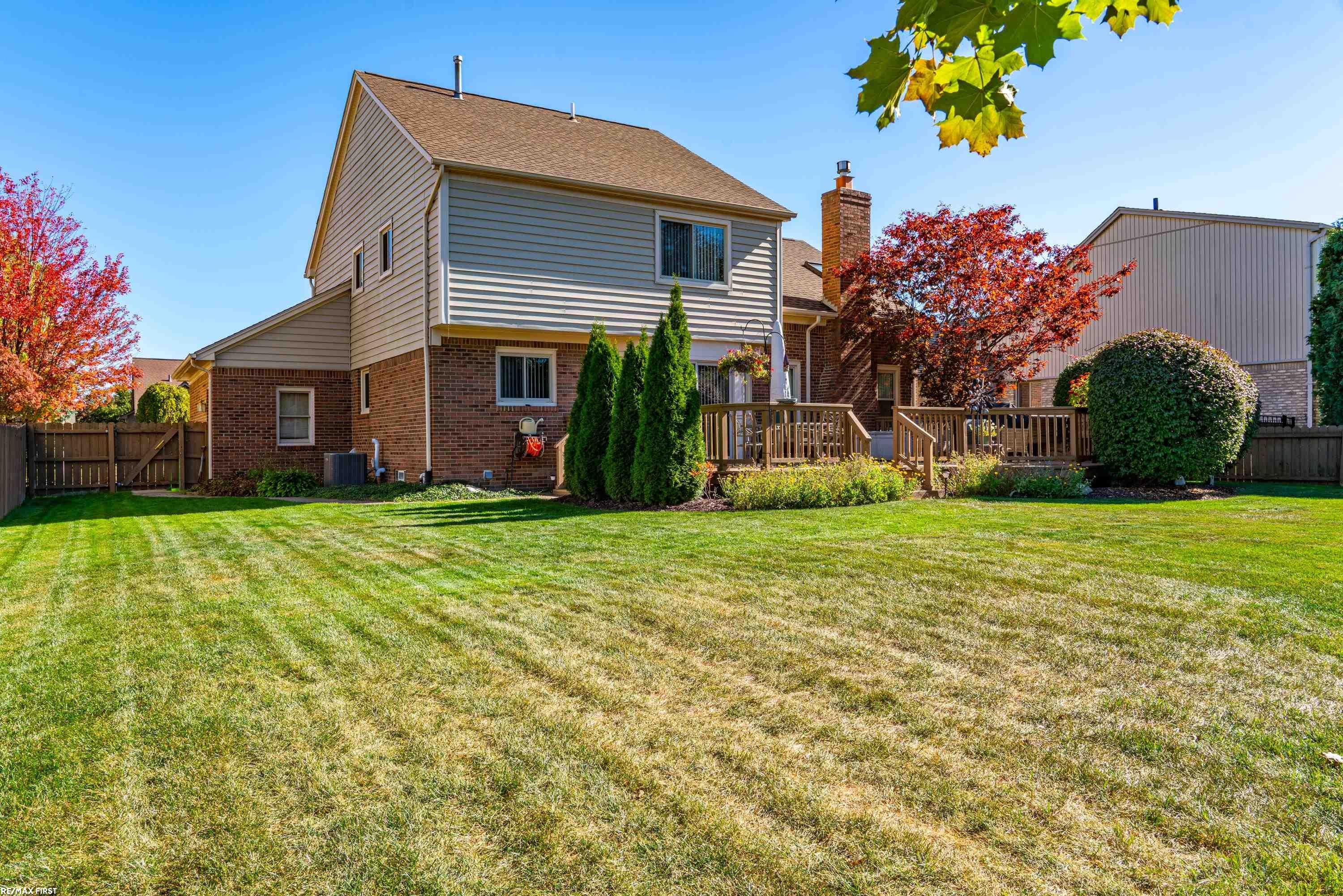 46835 Ridgepointe Drive, Macomb, MI 48042 — Photo 5