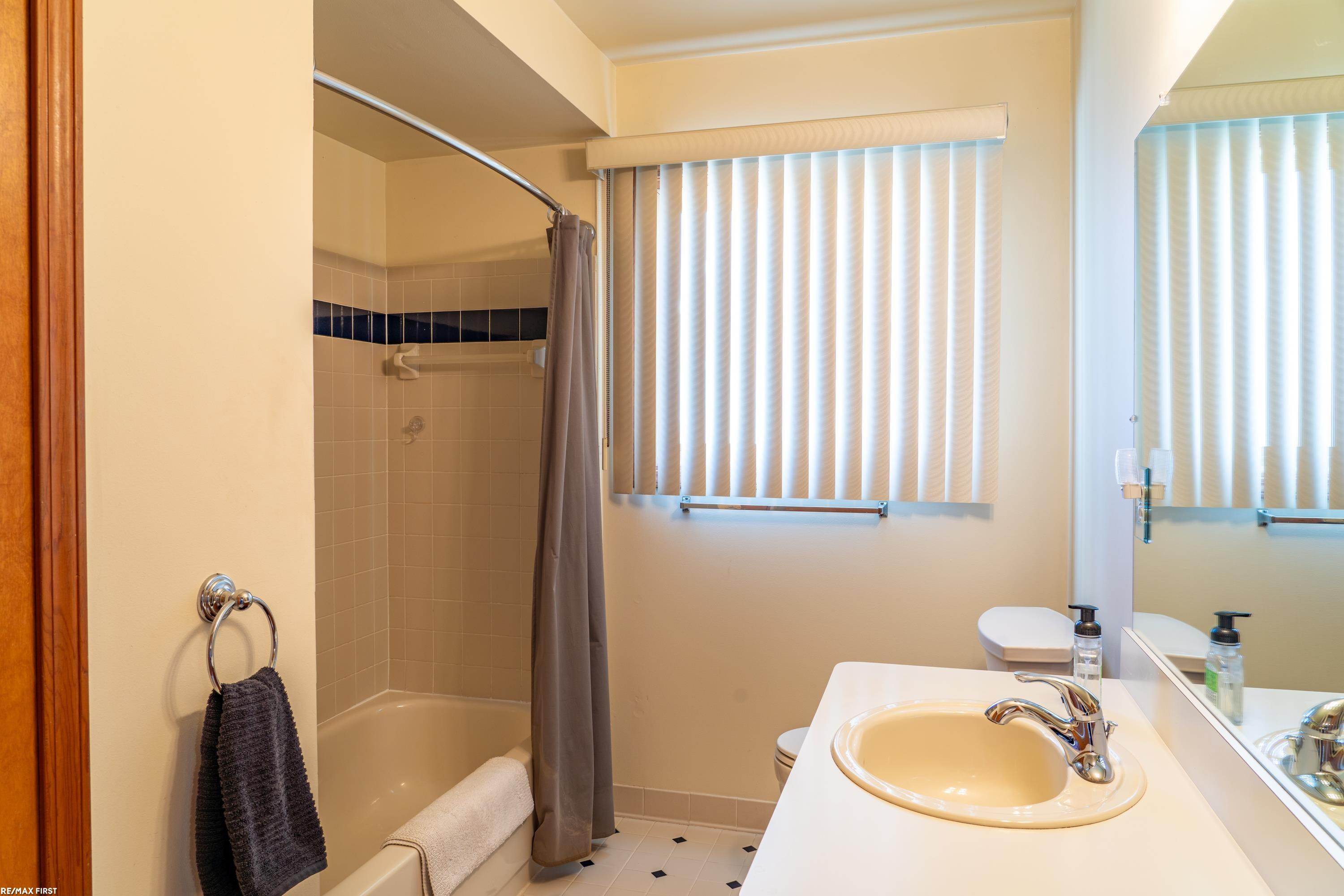 46835 Ridgepointe Drive, Macomb, MI 48042 — Photo 37