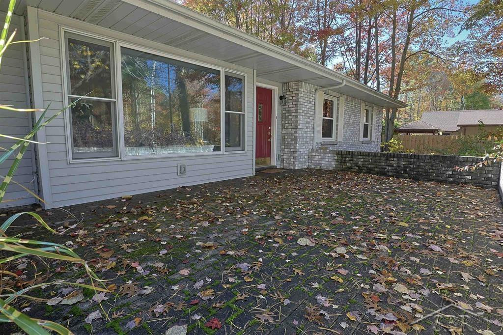 1139 W Walnut Street, Saint Charles, MI 48655 — Photo 3