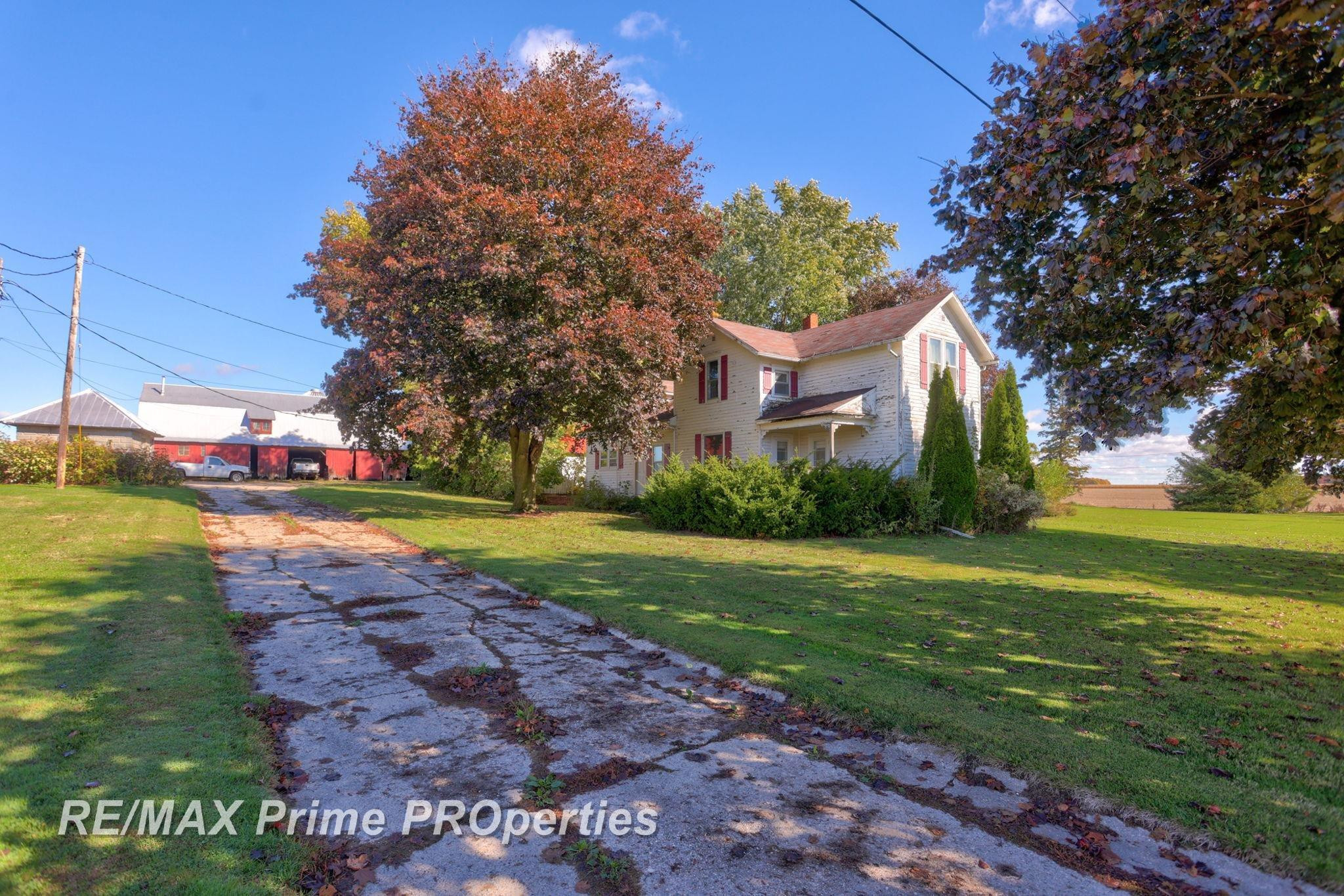 12715 E Tuscola Road, Frankenmuth, MI 48734 — front exterior