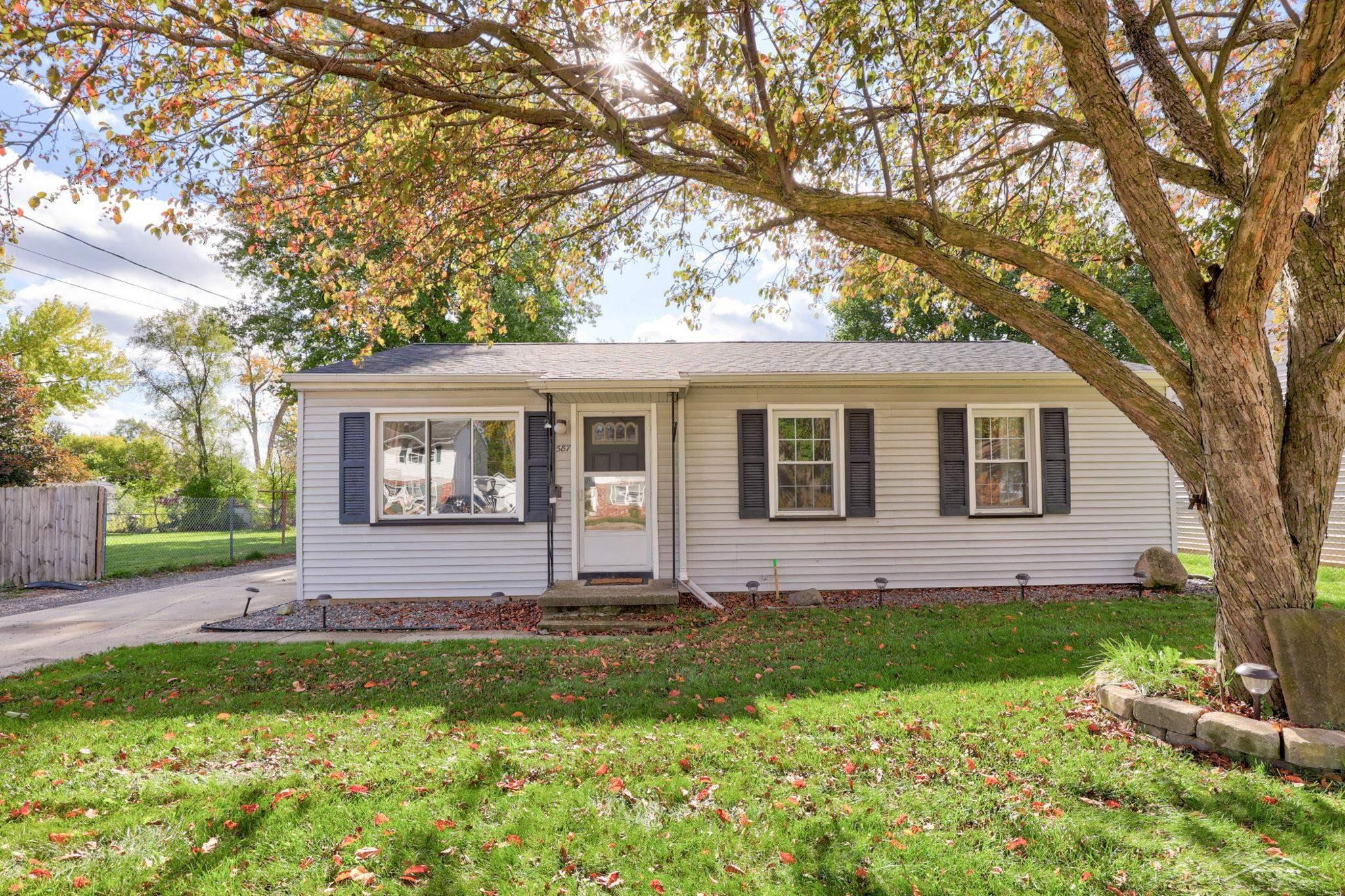 587 Meadowlawn Street, Saginaw, MI 48604 — Photo 2