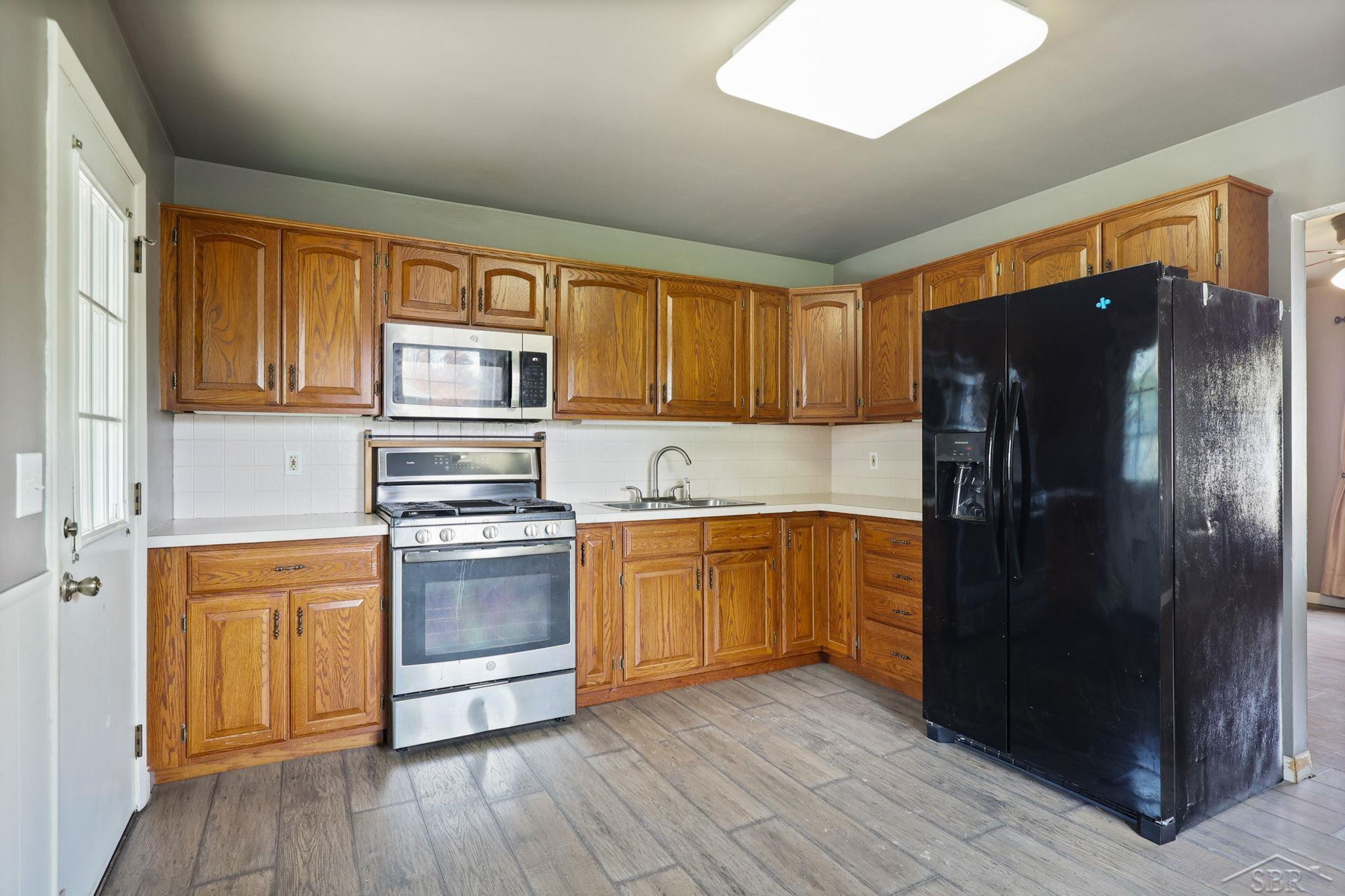 587 Meadowlawn Street, Saginaw, MI 48604 — Photo 8