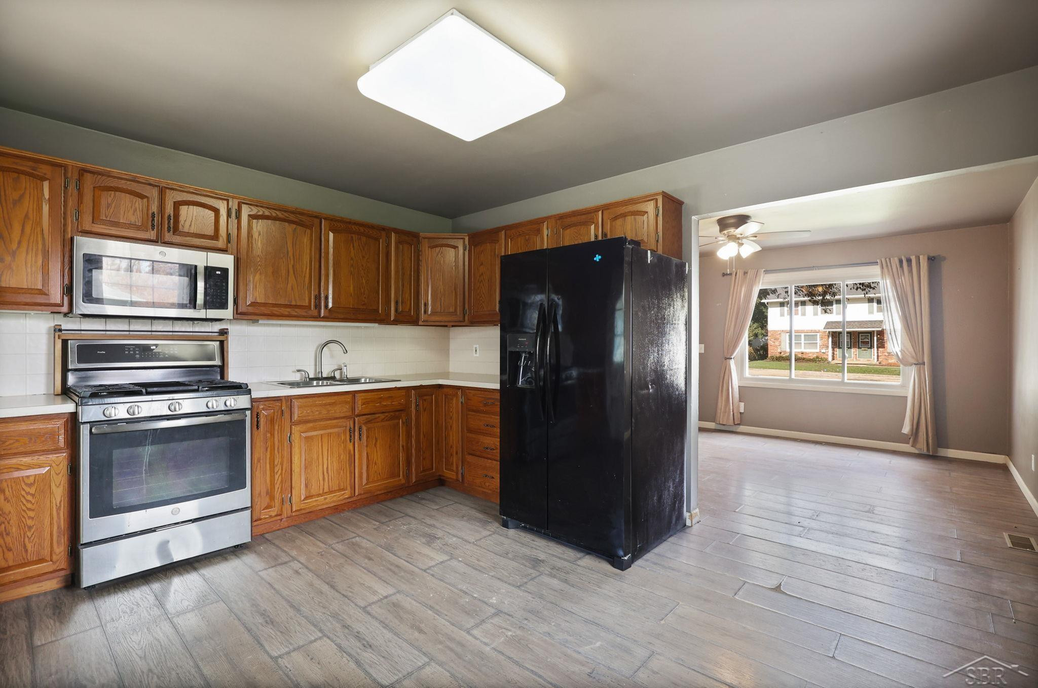 587 Meadowlawn Street, Saginaw, MI 48604 — Photo 9