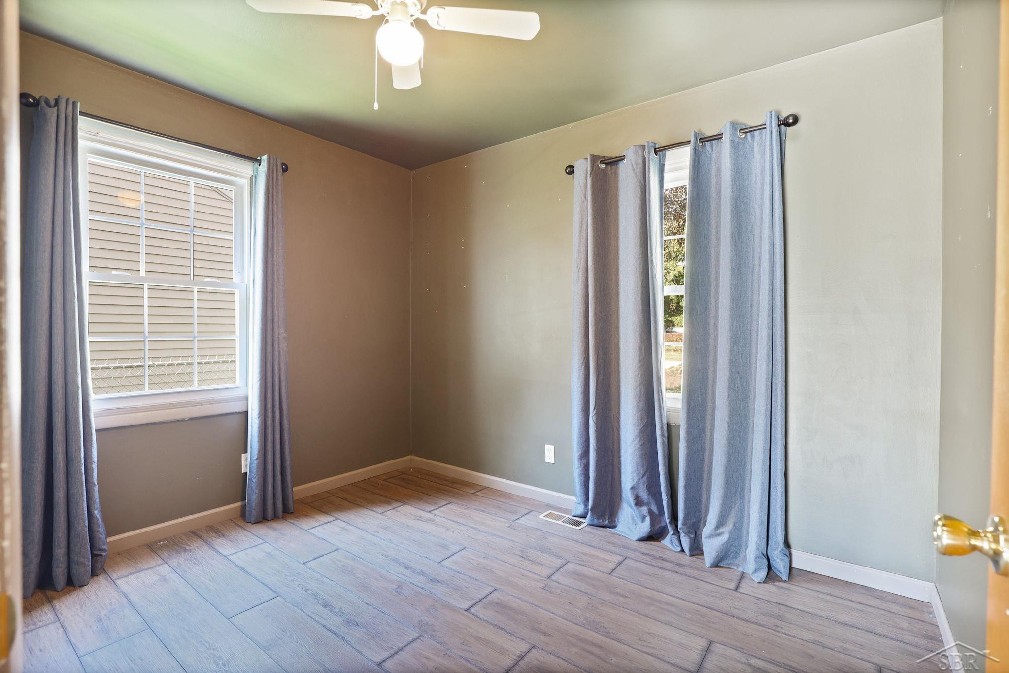 587 Meadowlawn Street, Saginaw, MI 48604 — Photo 20