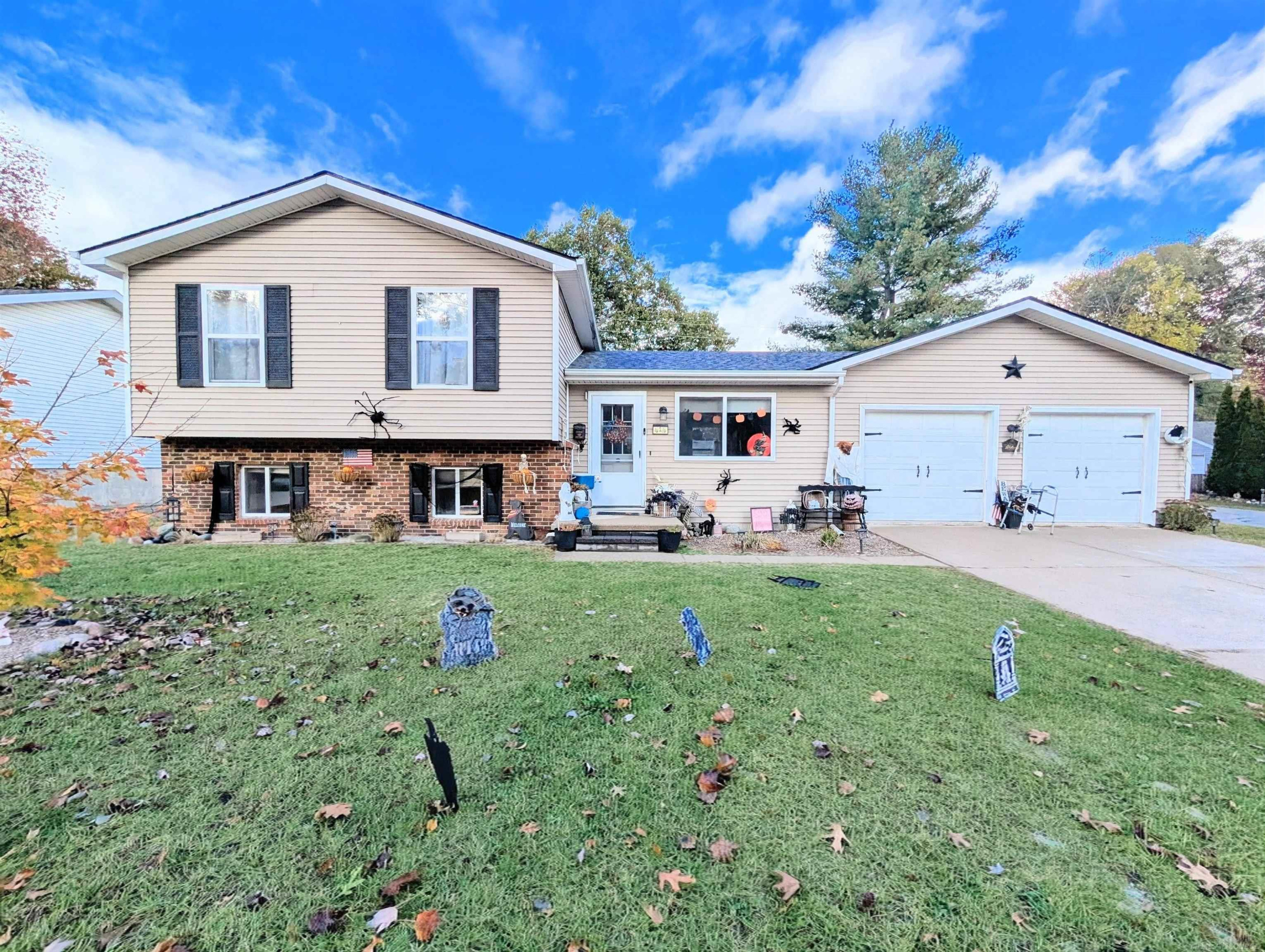 414 Delaware Street, MI — front exterior