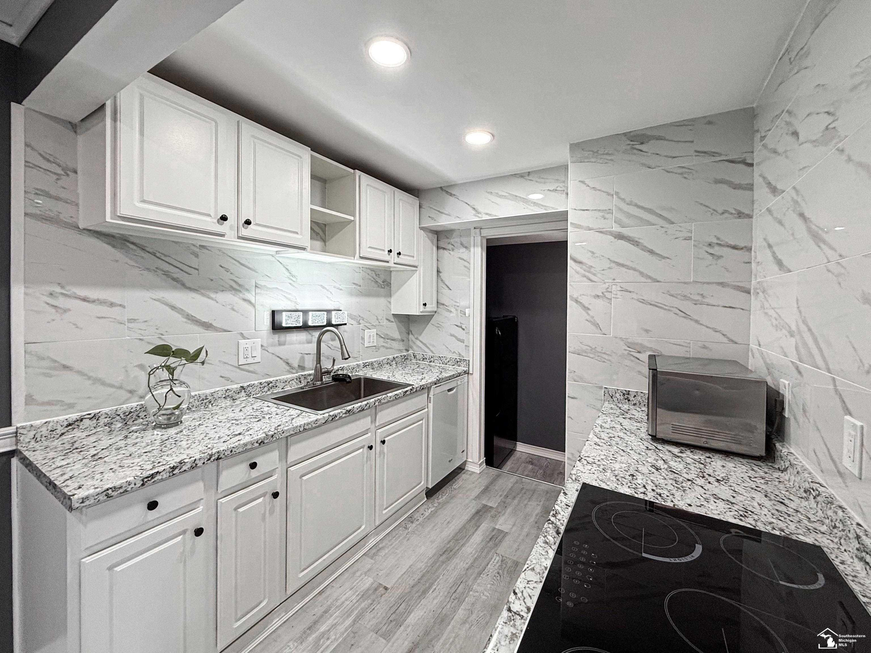 15525 Dupage Boulevard, Taylor, MI 48180 — Photo 11