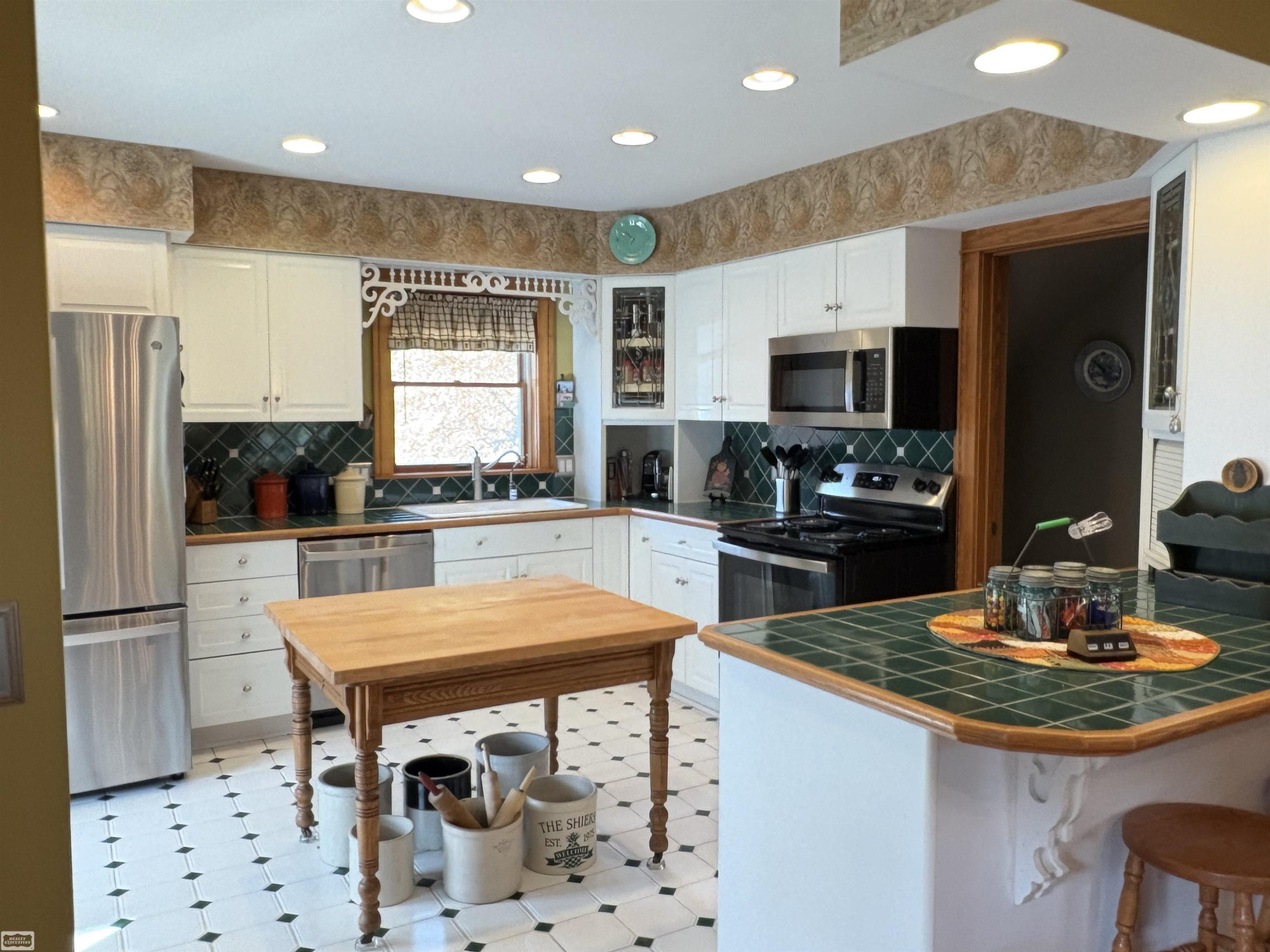5011 Yankee Road, MI 48079 — Photo 30