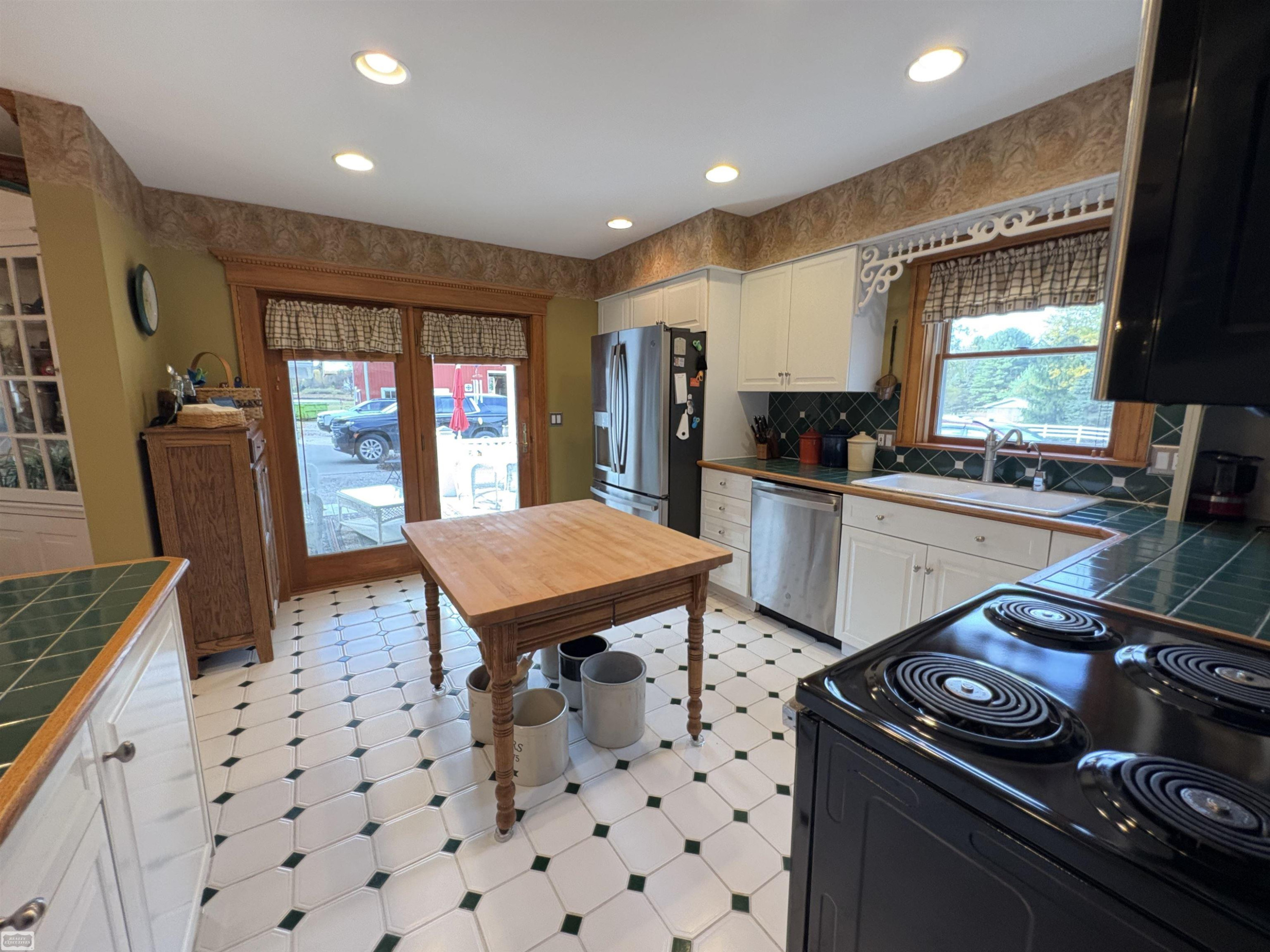 5011 Yankee Road, MI 48079 — Photo 32