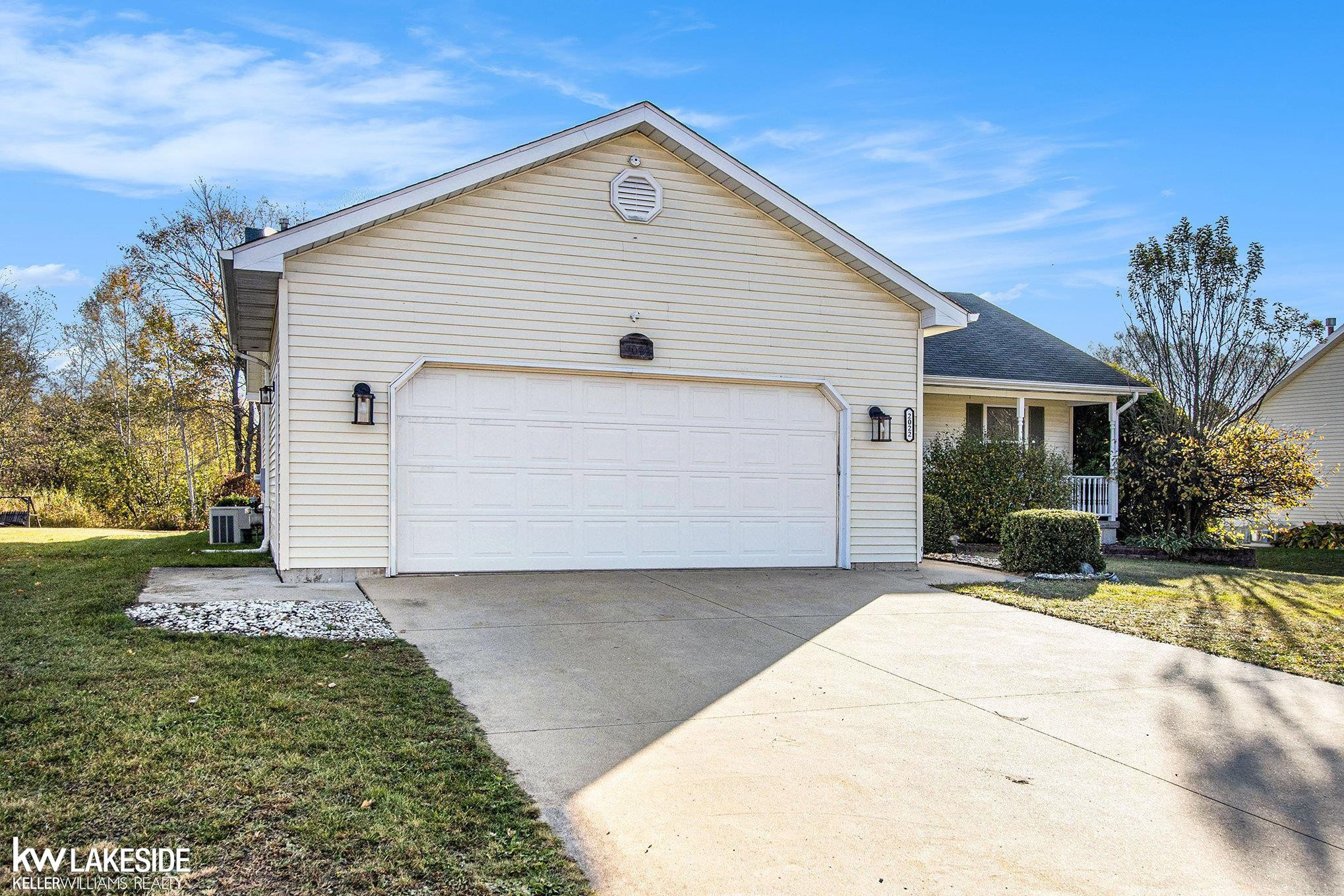 2022 Edward Lane, MI — Photo 3
