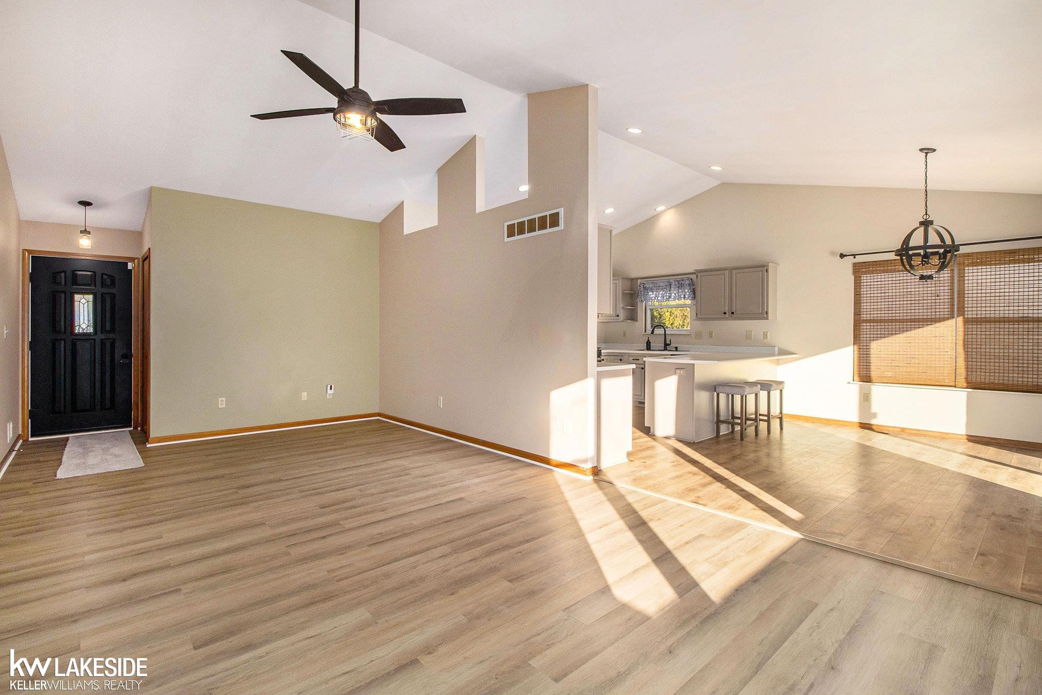 2022 Edward Lane, MI — Photo 5