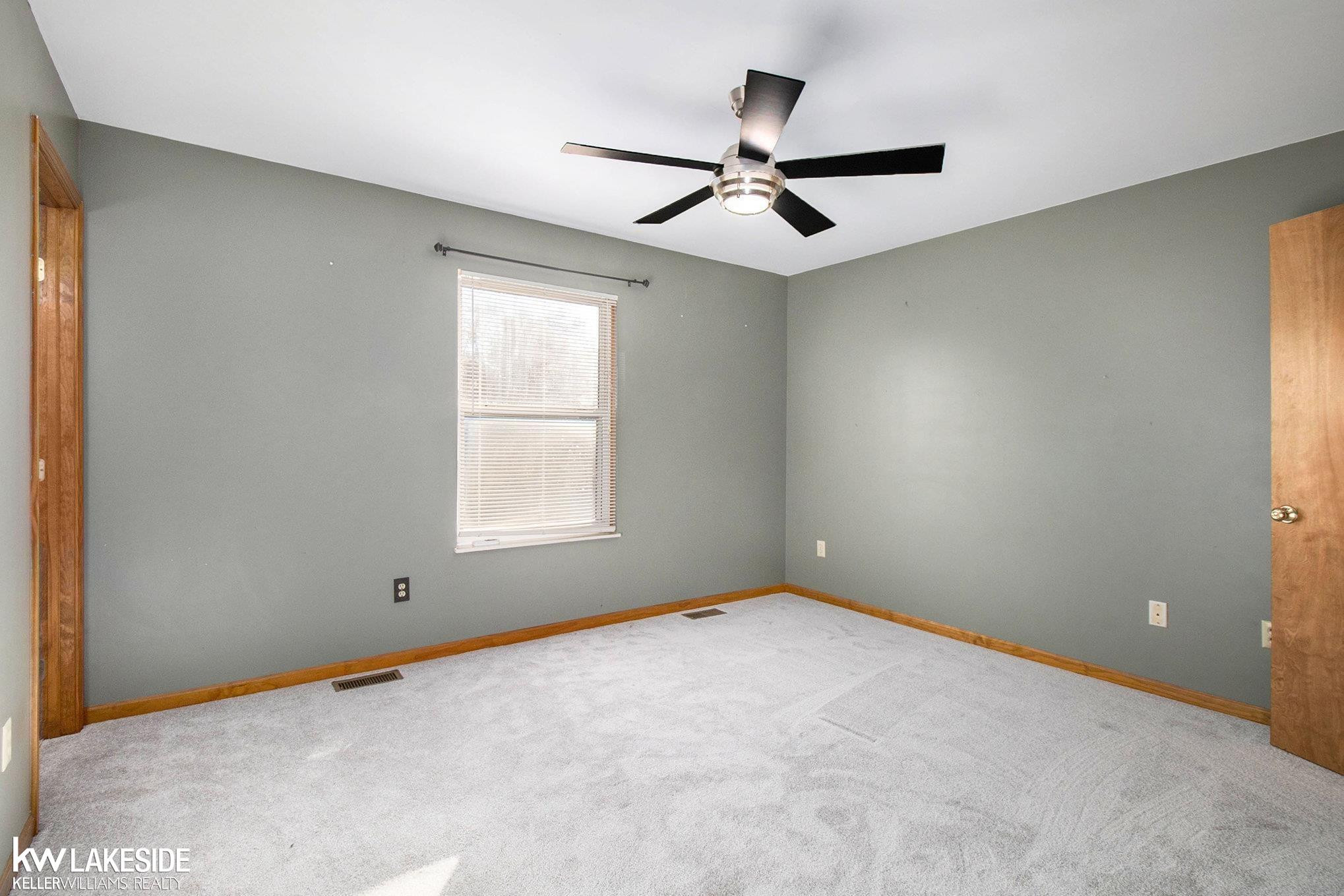 2022 Edward Lane, MI — Photo 15