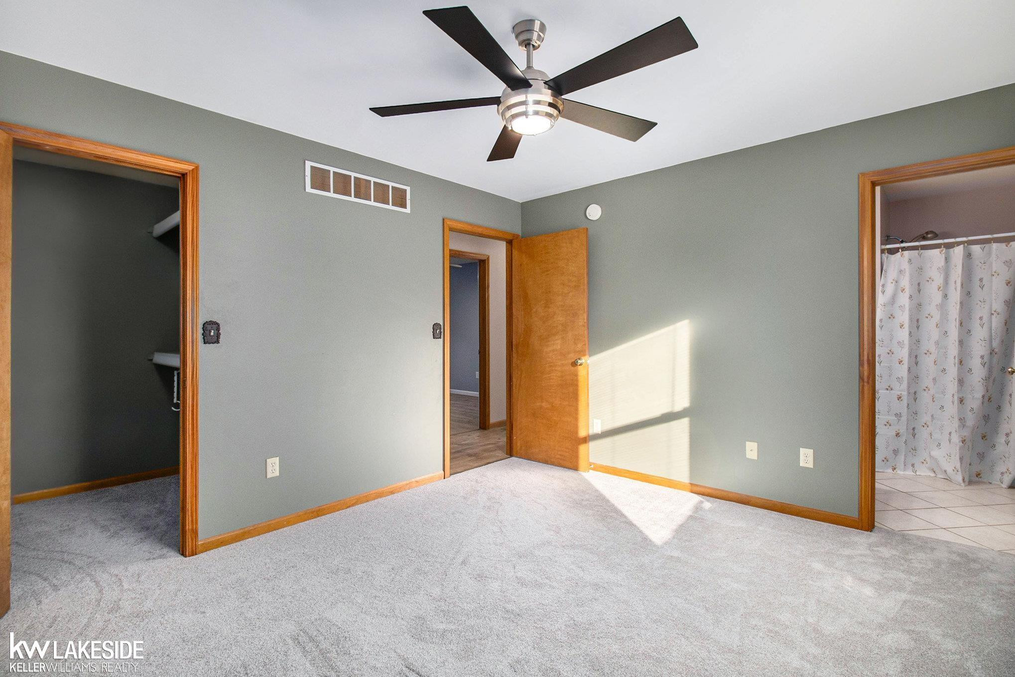 2022 Edward Lane, MI — Photo 16