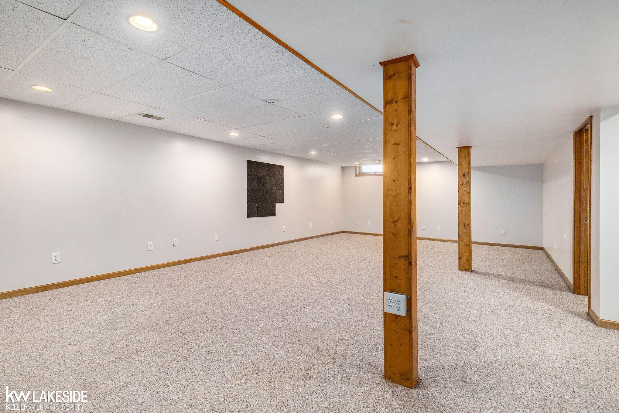 2022 Edward Lane, MI — Photo 20