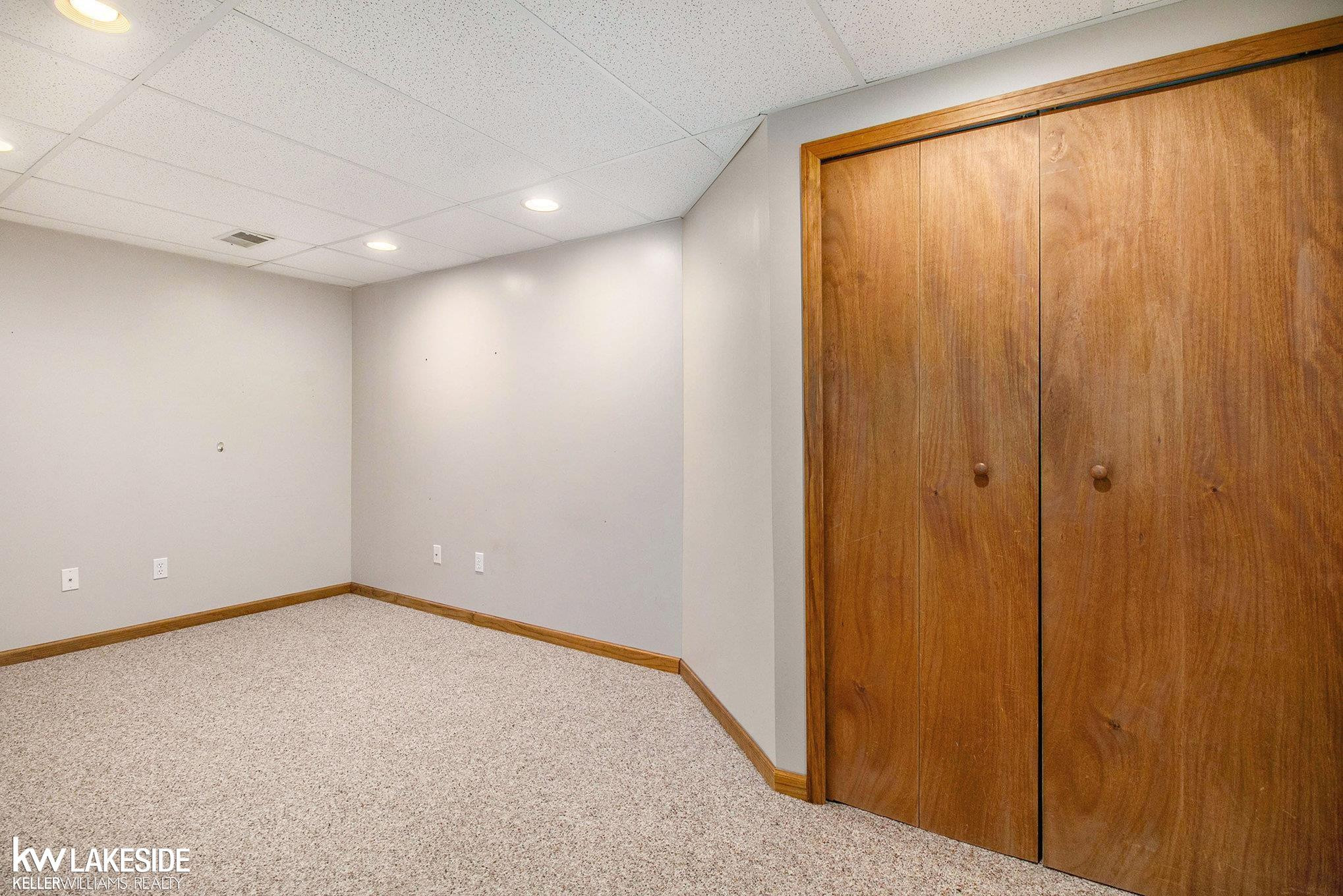 2022 Edward Lane, MI — Photo 22