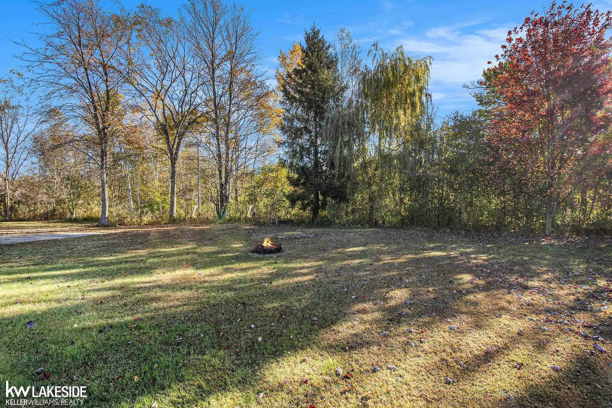 2022 Edward Lane, MI — Photo 26