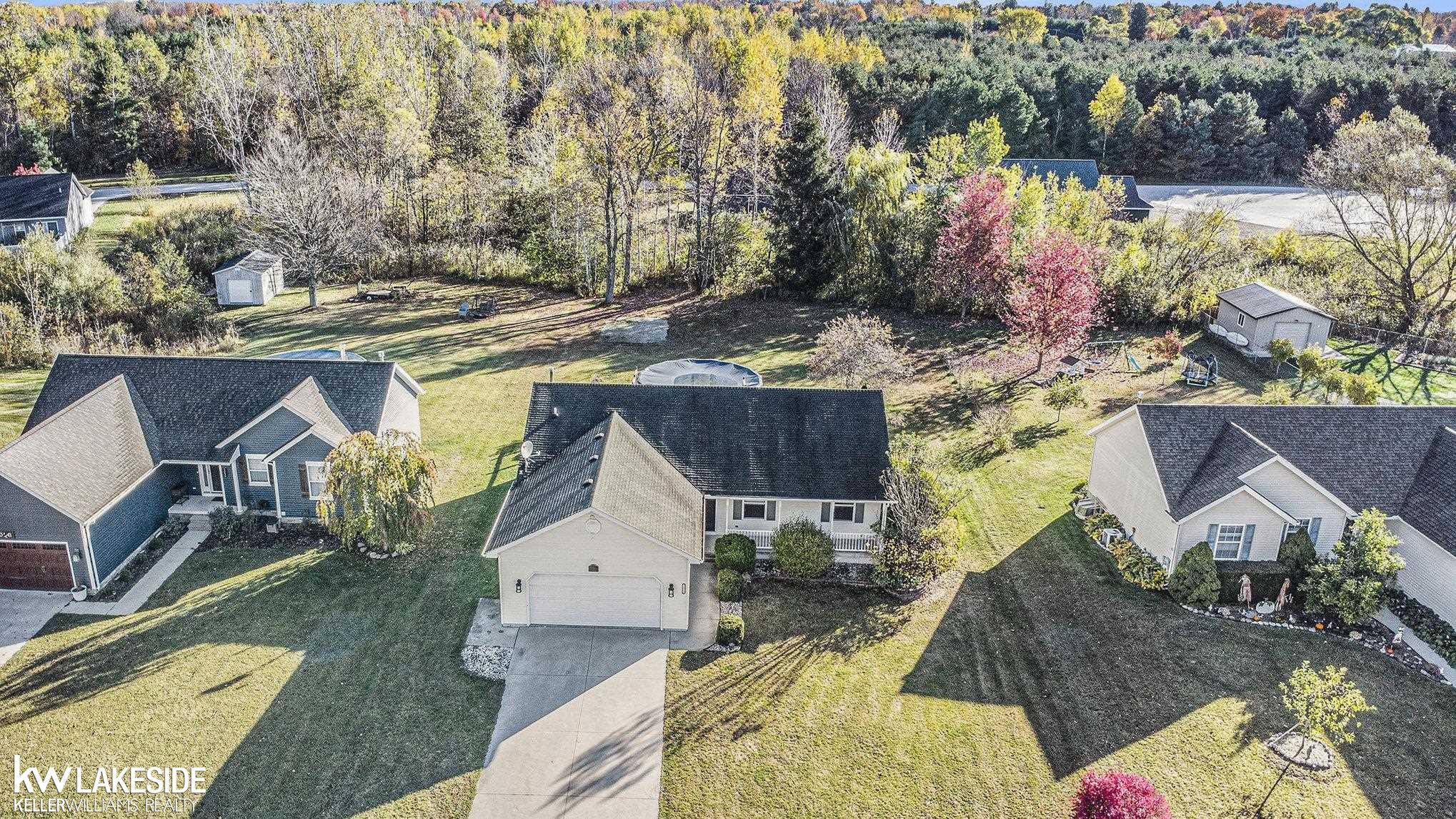 2022 Edward Lane, MI — Photo 31