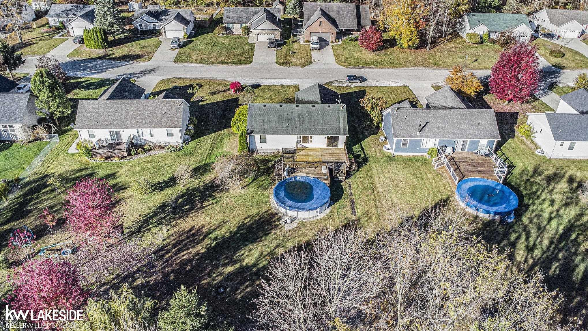 2022 Edward Lane, MI — Photo 32