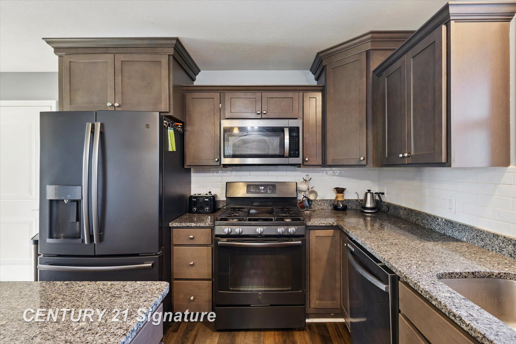 4649 Stephanie Court, Auburn, MI 48611 — Photo 10