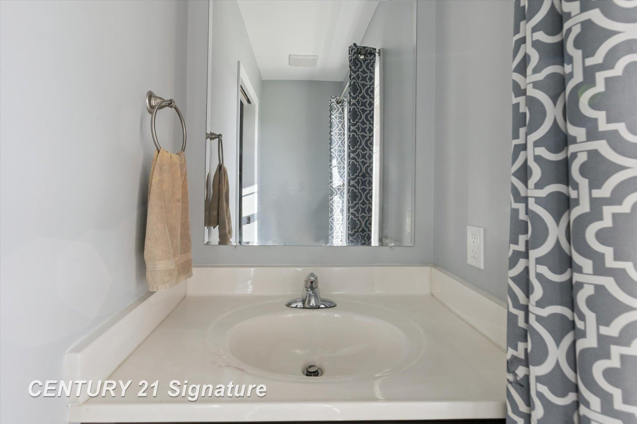 4649 Stephanie Court, Auburn, MI 48611 — Photo 23